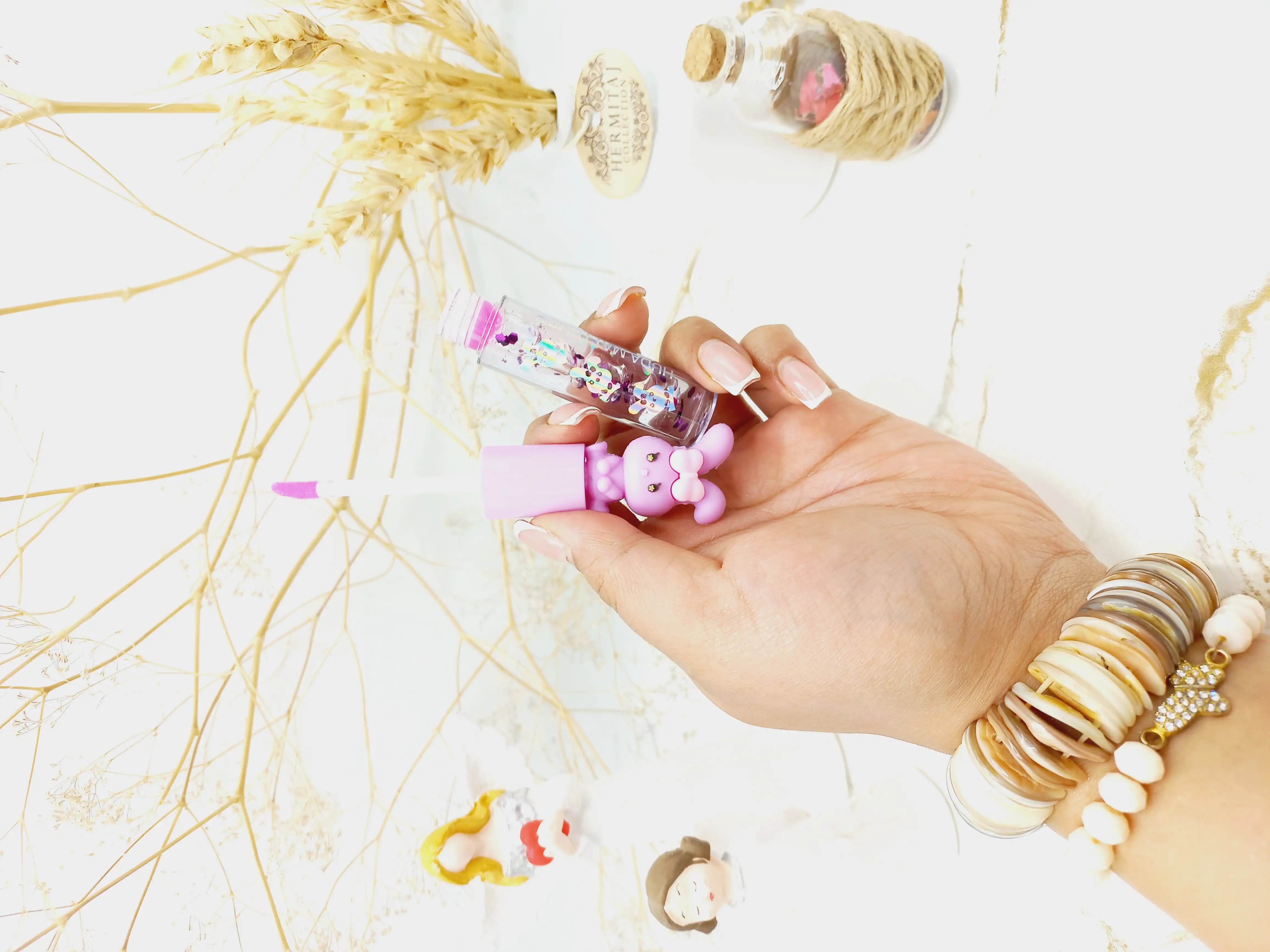 برق لب طرح بچه هدی مات می HUDA Matte Me کد X247