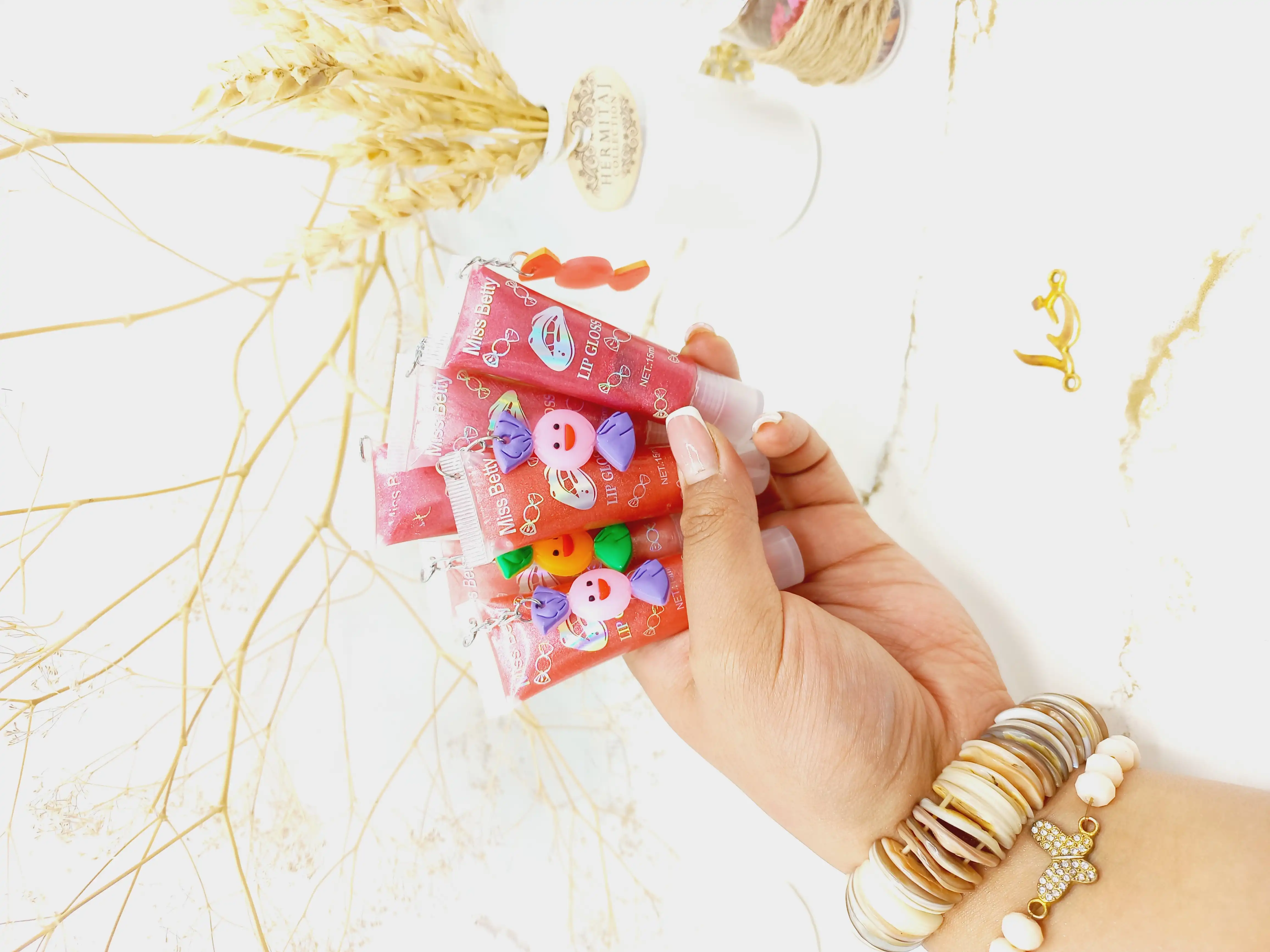 برق لب ضدآب شکلاتی میس بتی Miss Betty کد L1069