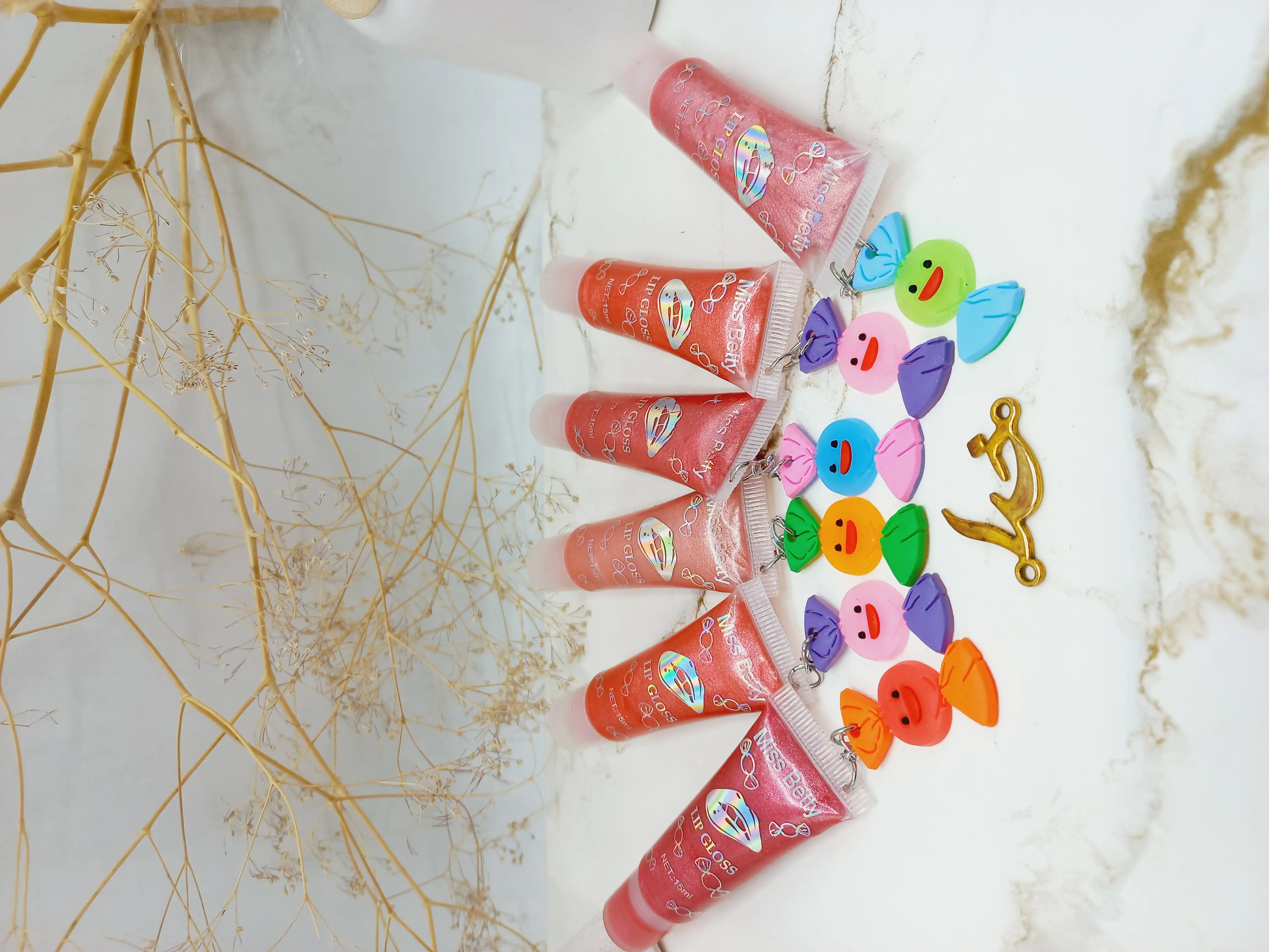 برق لب ضدآب شکلاتی میس بتی Miss Betty کد L1069