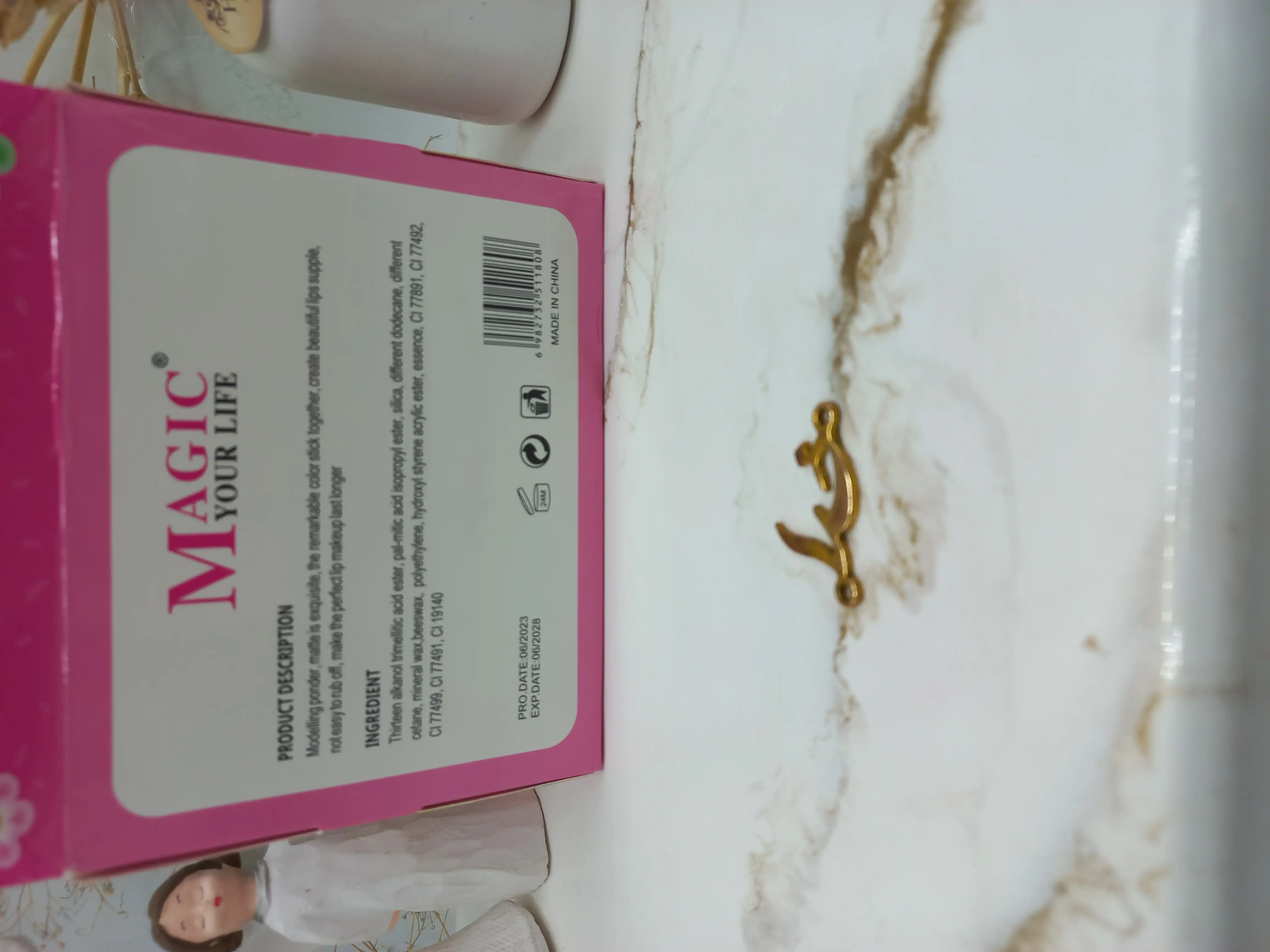 برق لب طرح عروسکی دختر مجیک MAGIC  کد LC1180