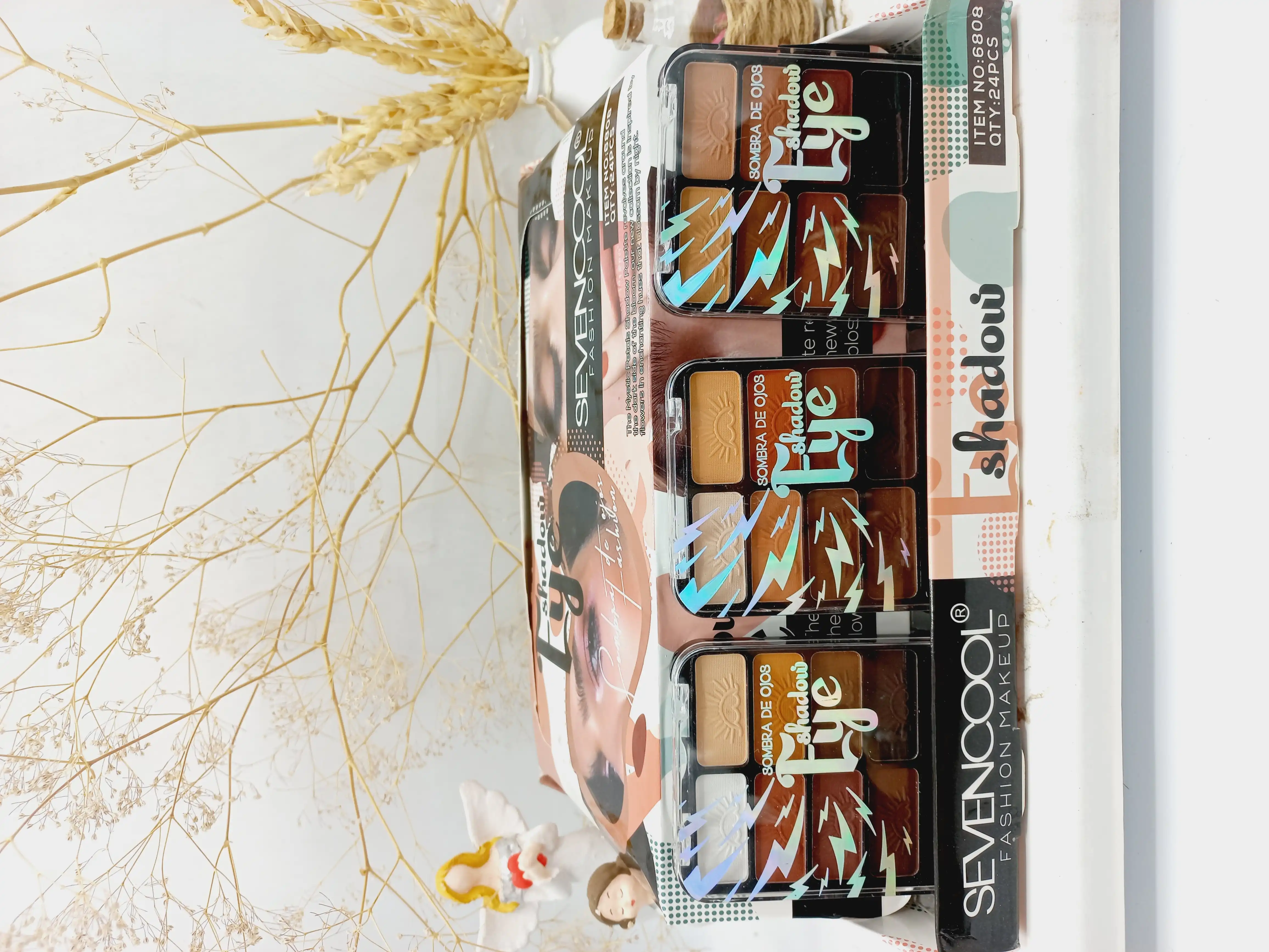 پالت سایه 8 رنگ برند سون کول SEVEN COOL کد 6808