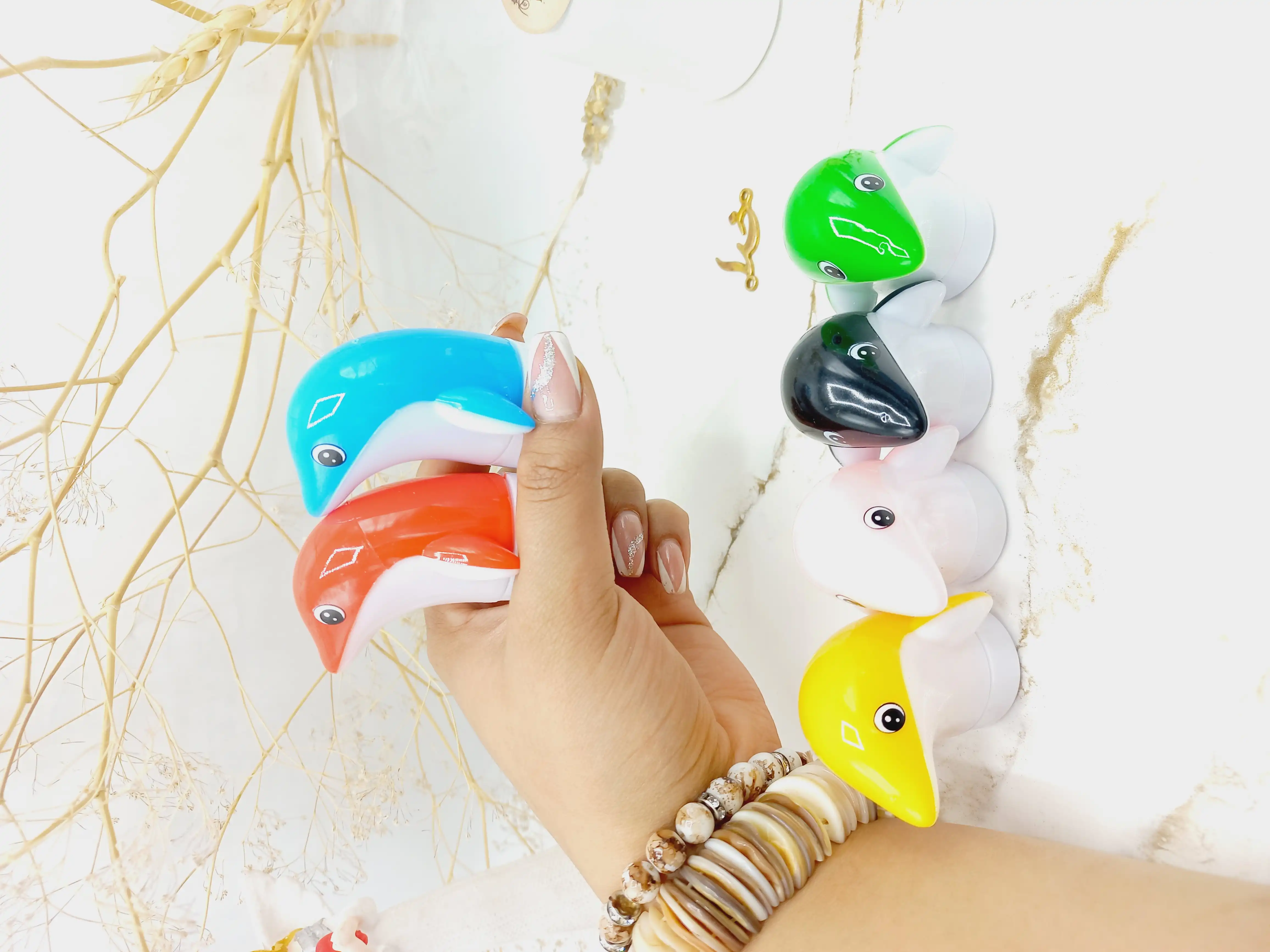 بالم لب طرح دلفین برند هوکسیا بیوتی HUXIA BEAUTY کد 1048