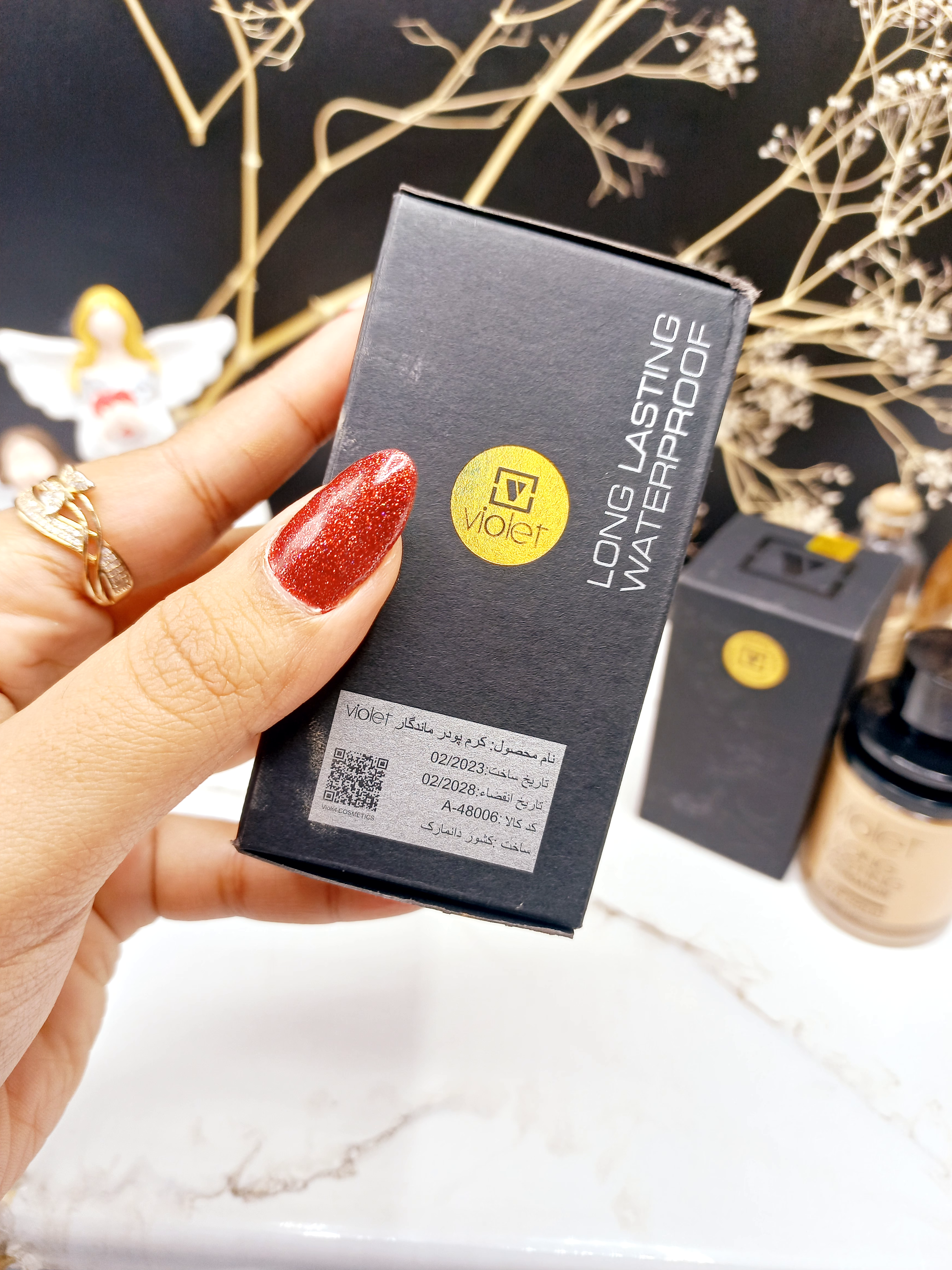 کرم پودر ضد آب و بادوام ویولت قفلی violet کد 48006