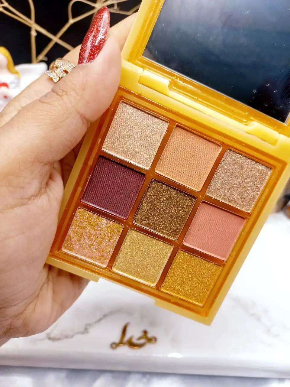 پالت سایه 9 رنگ طلا برند هدا بیوتی HUDABEAUTY