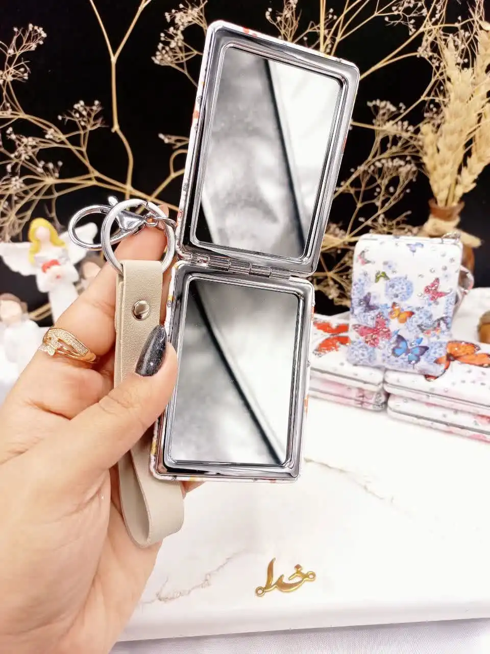 اینه زیبای آویز دار طرح پروانه