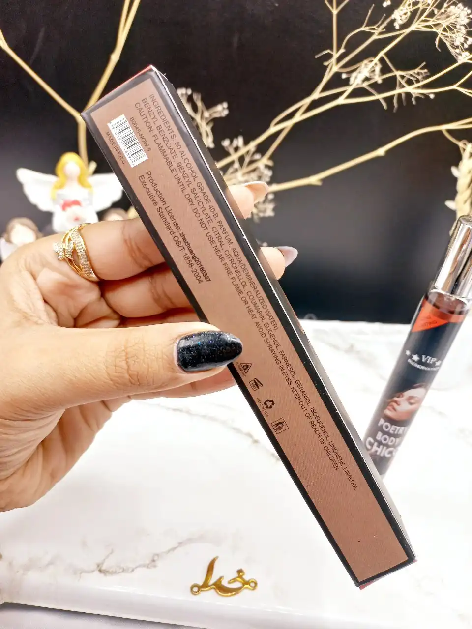 ادکلن زنانه POETRY BODY CHICO VIP 35 ml استوانه ای کد 8898