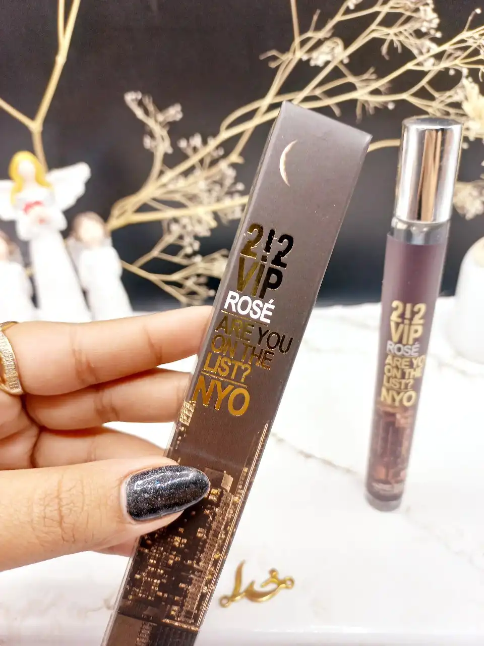 ادکلن زنانه استوانه ای 35 میل ROSÉ ON THE NYO کد 1615