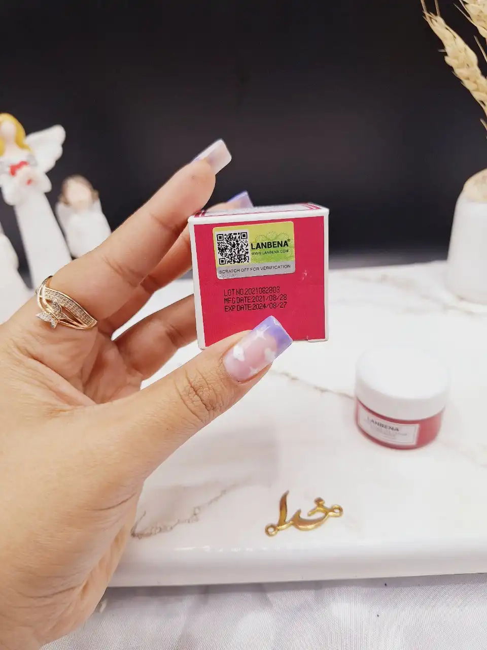 کرم کاسه ای مرطوب کننده دور چشم دانه انگور قرمز لانبنا LANVENA کد LB0533