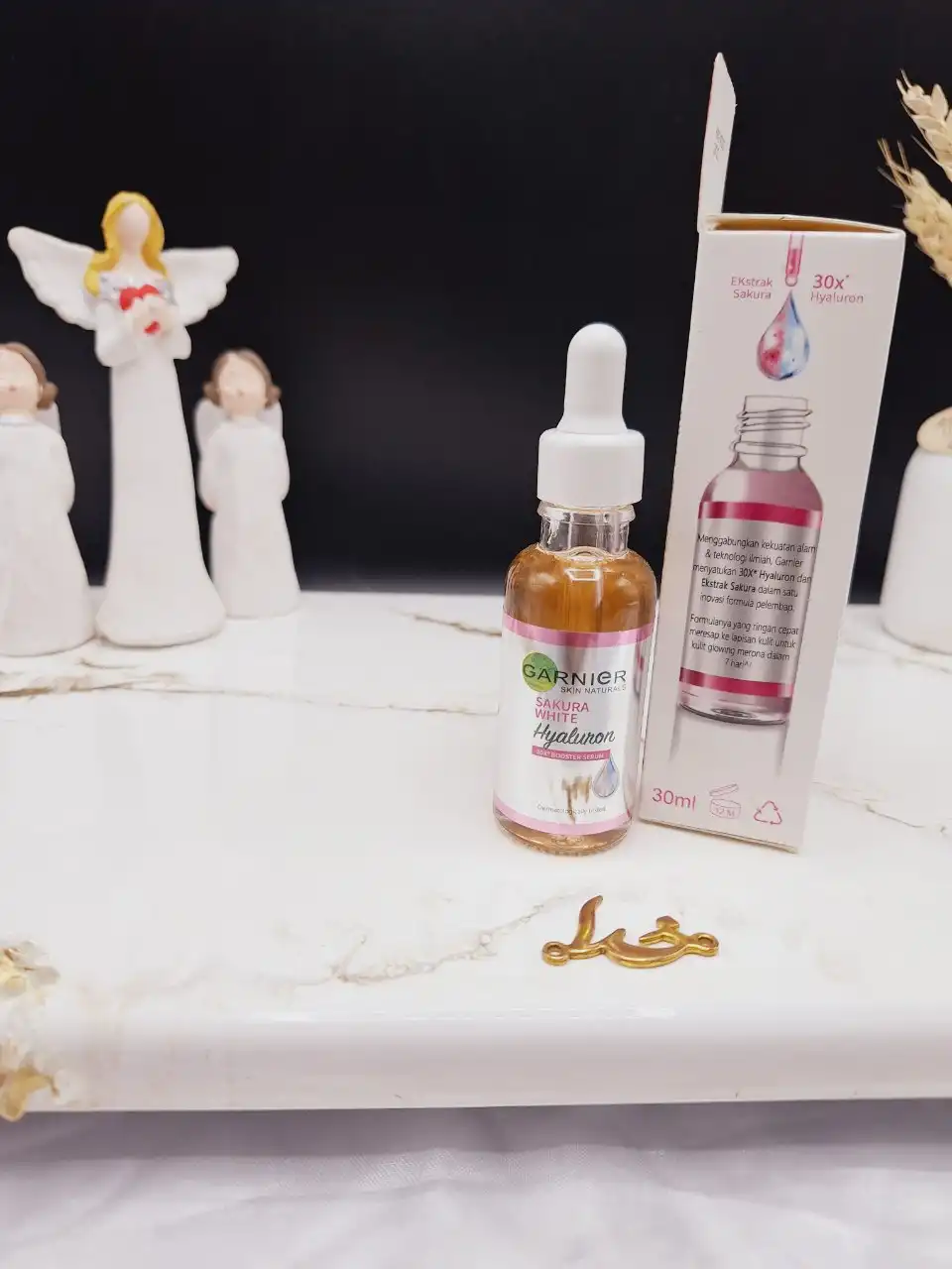 سرم لیفتینگ و جوان ساز با عصاره هیالورونیک و ساکورا برند گارنیر GARNIER کد 0721