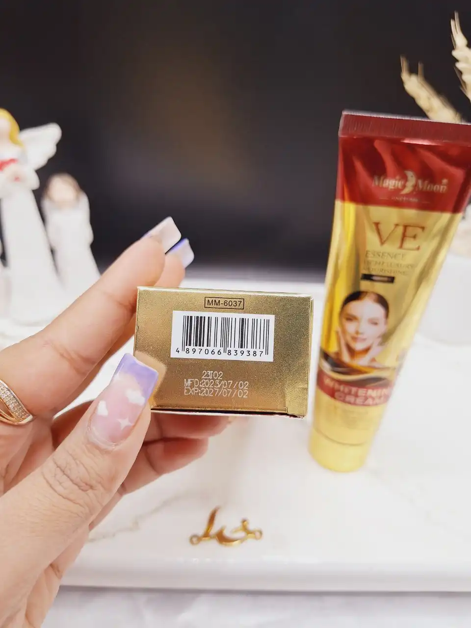 کرم سفید کننده پوست ماه جادویی Magic Moon کد MM_6037