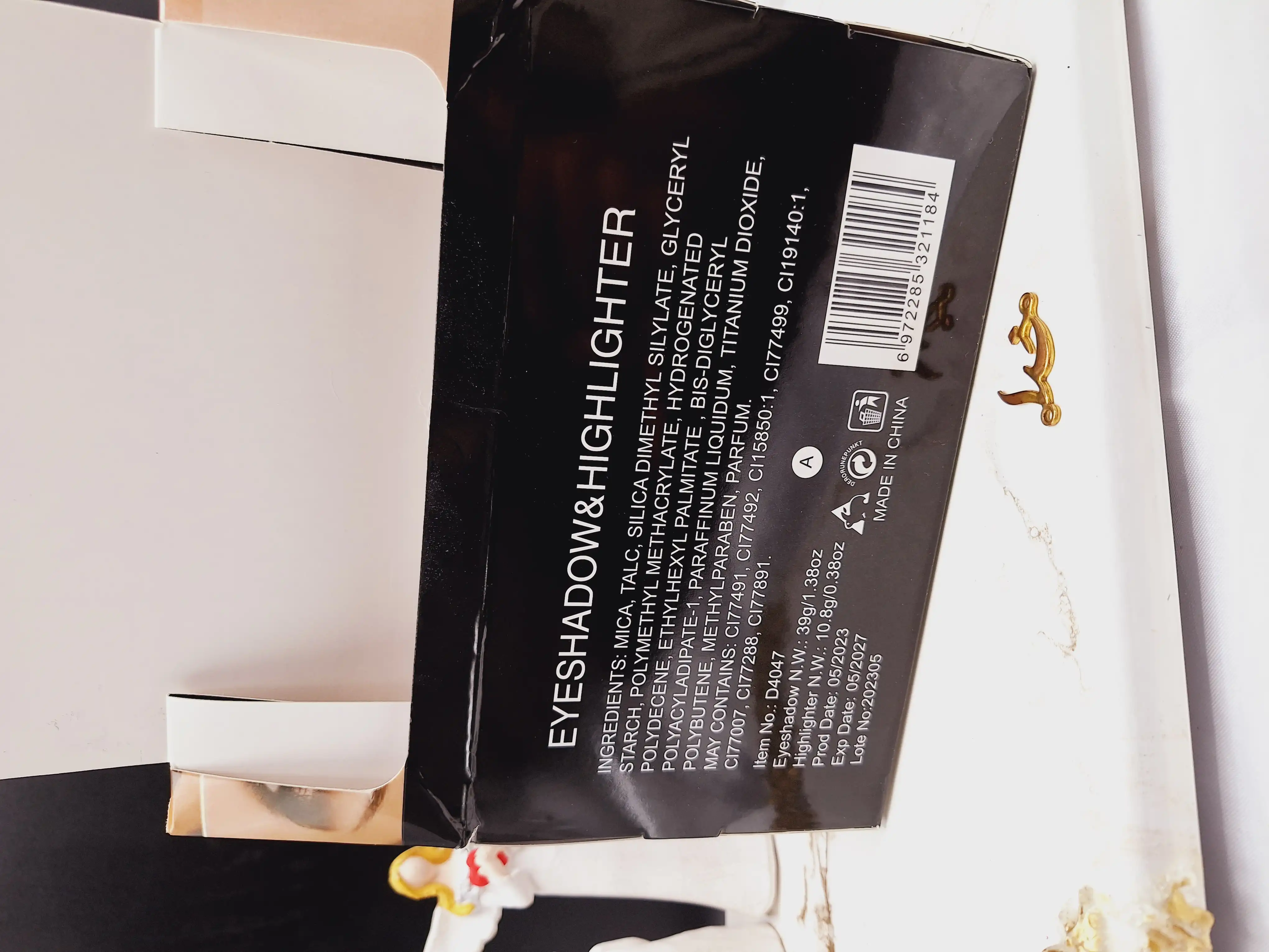 پالت حرفه ای میکاپ 33 رنگ Do Do Girl کد D 4047