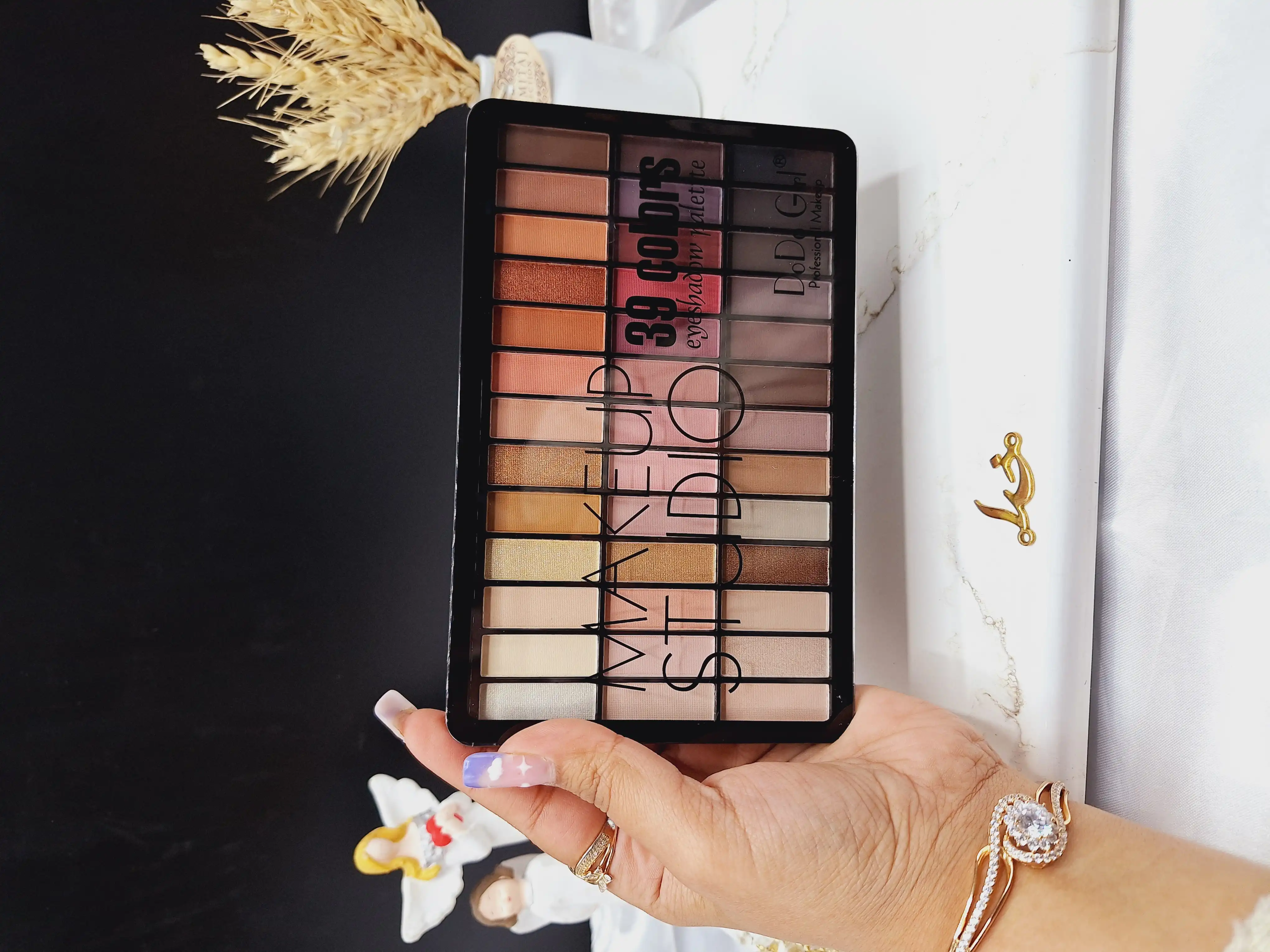 پالت حرفه ای  میکاپ 39 رنگ Do Do Girl کد D3055