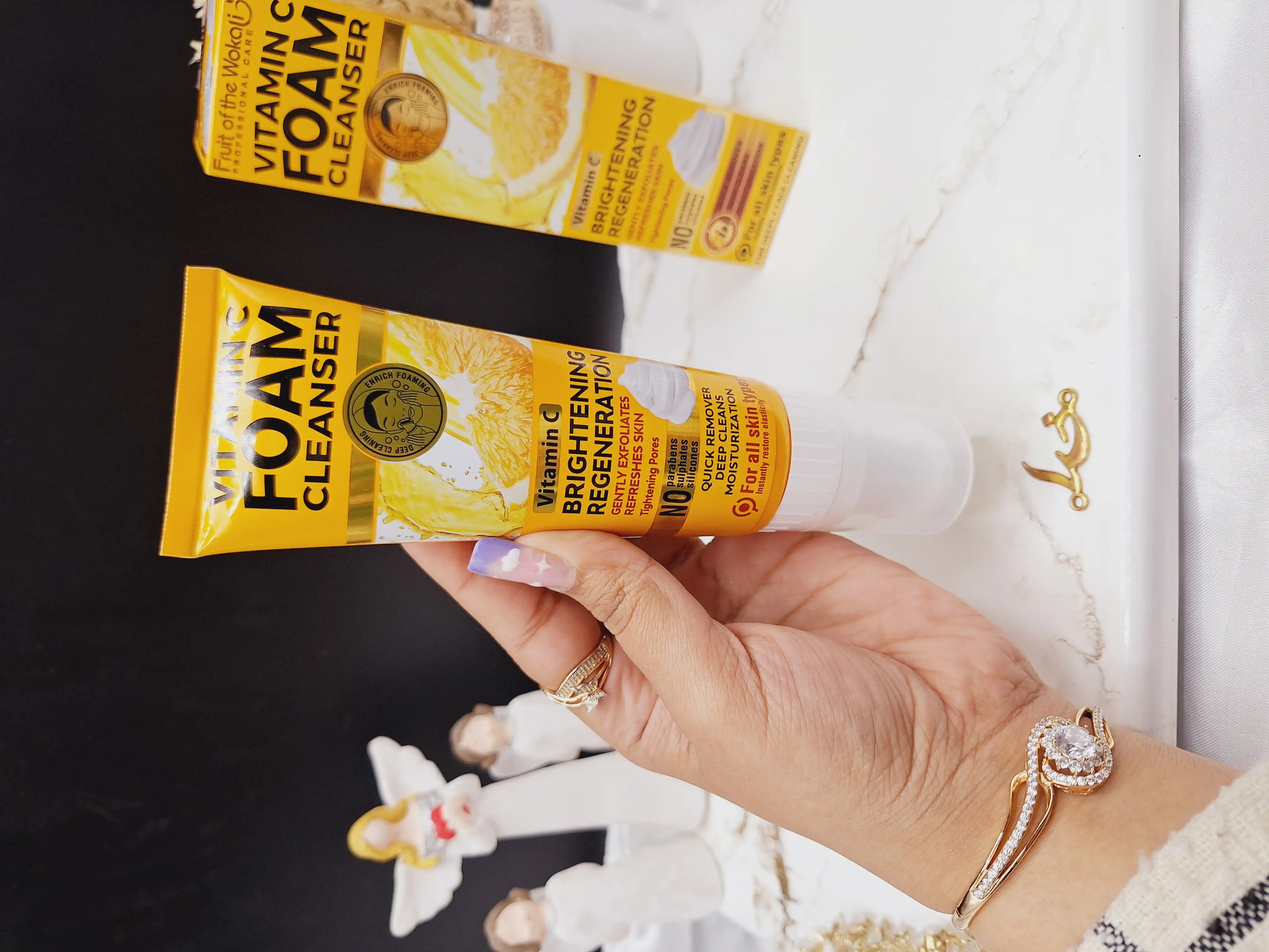 فوم شستشو براش دار روشن کننده  ویتامین سی وکالی کد HA_3065