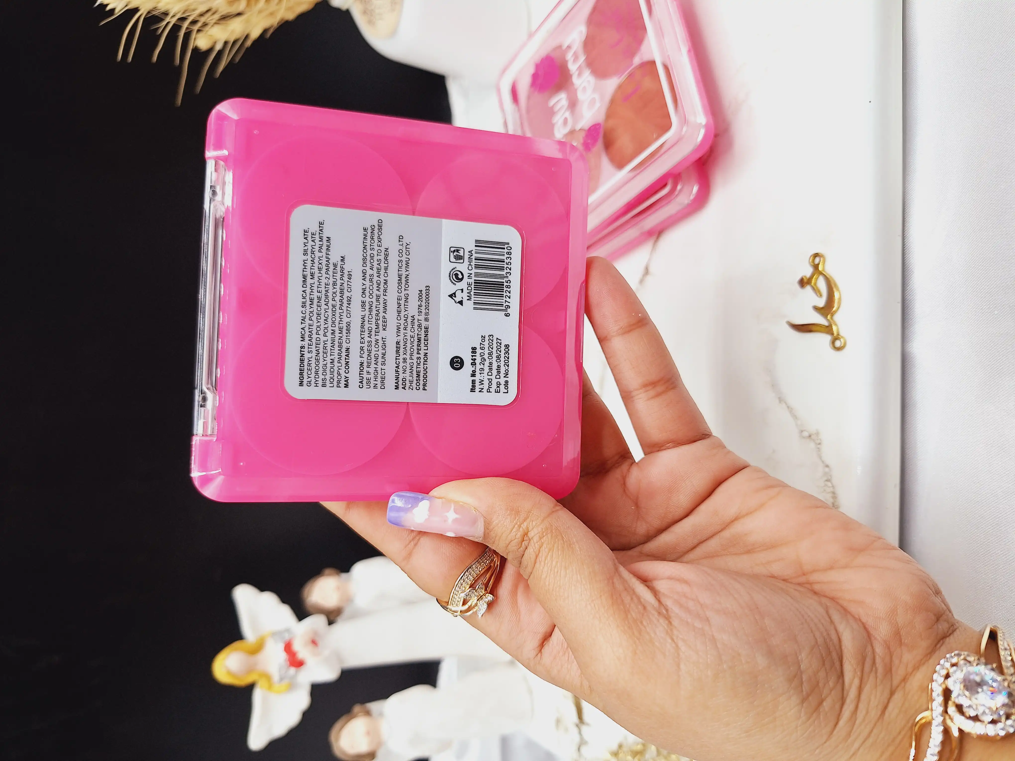 پالت سایه چهار رنگ طرح صدف D.Do Girl کد D4186