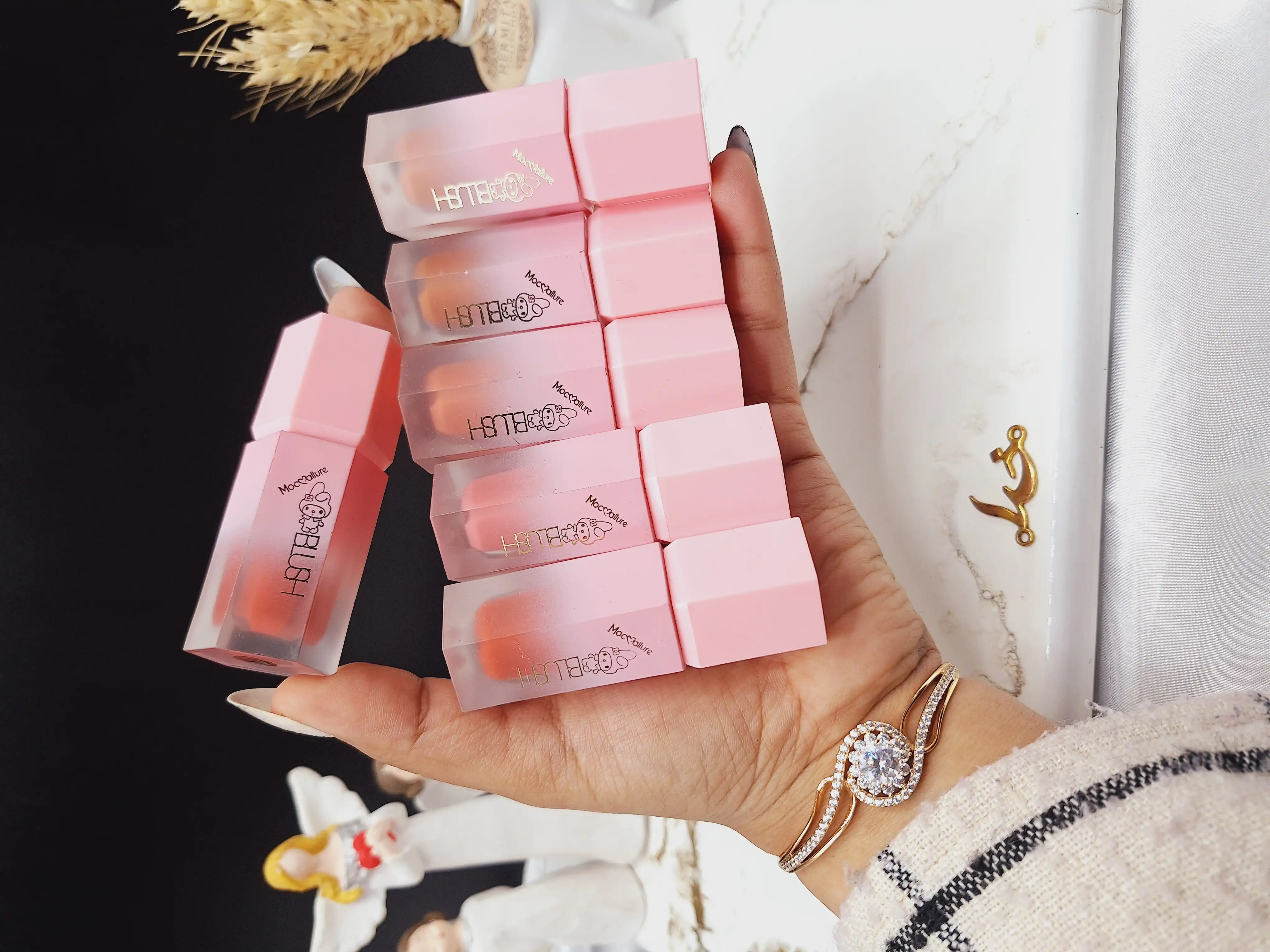 رژ گونه پد دار طرح کیتی موکالره Mocallure کد Moc 344