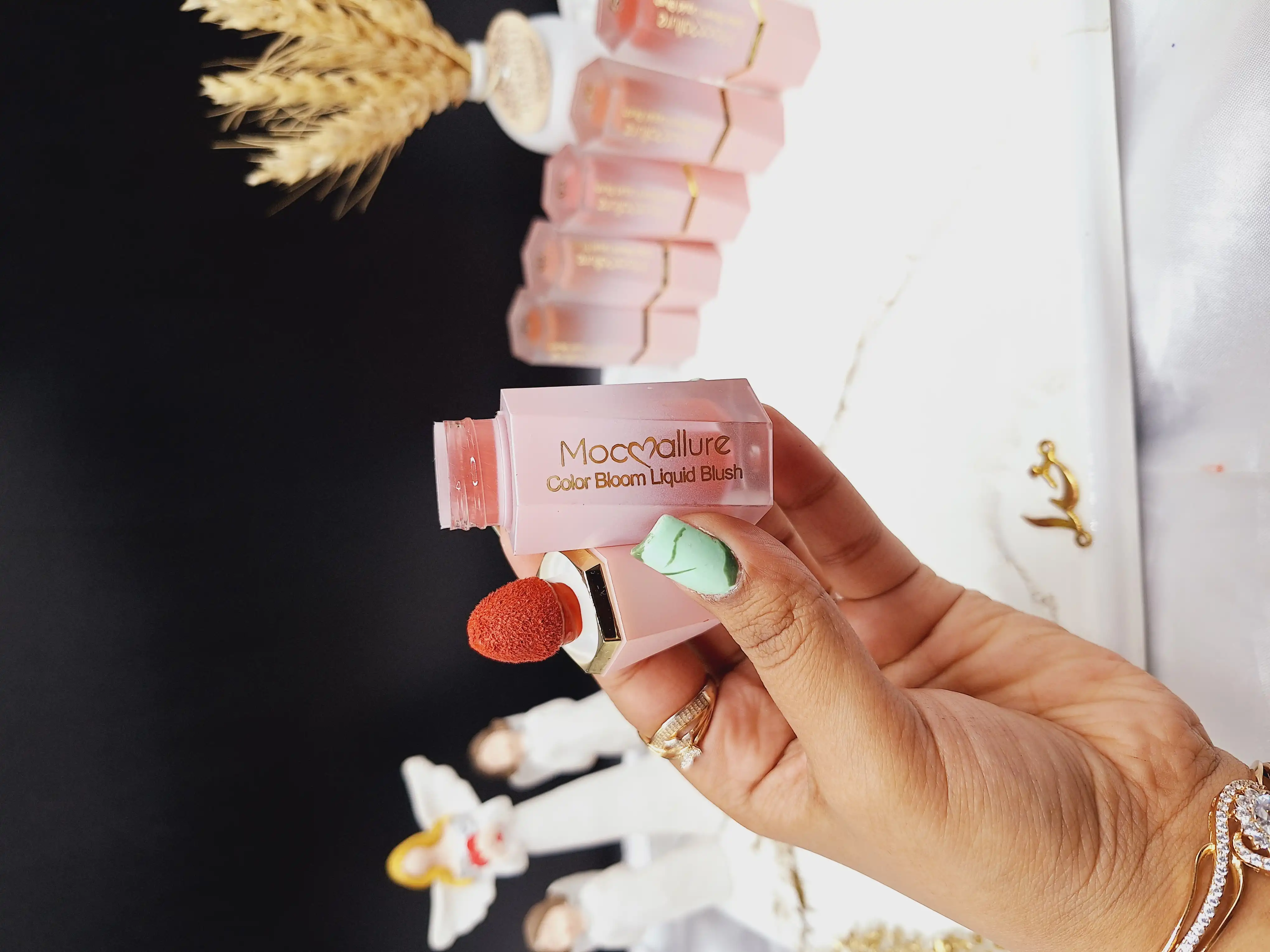 رژگونه پد دار موکالره Mocallure کد Moc 229