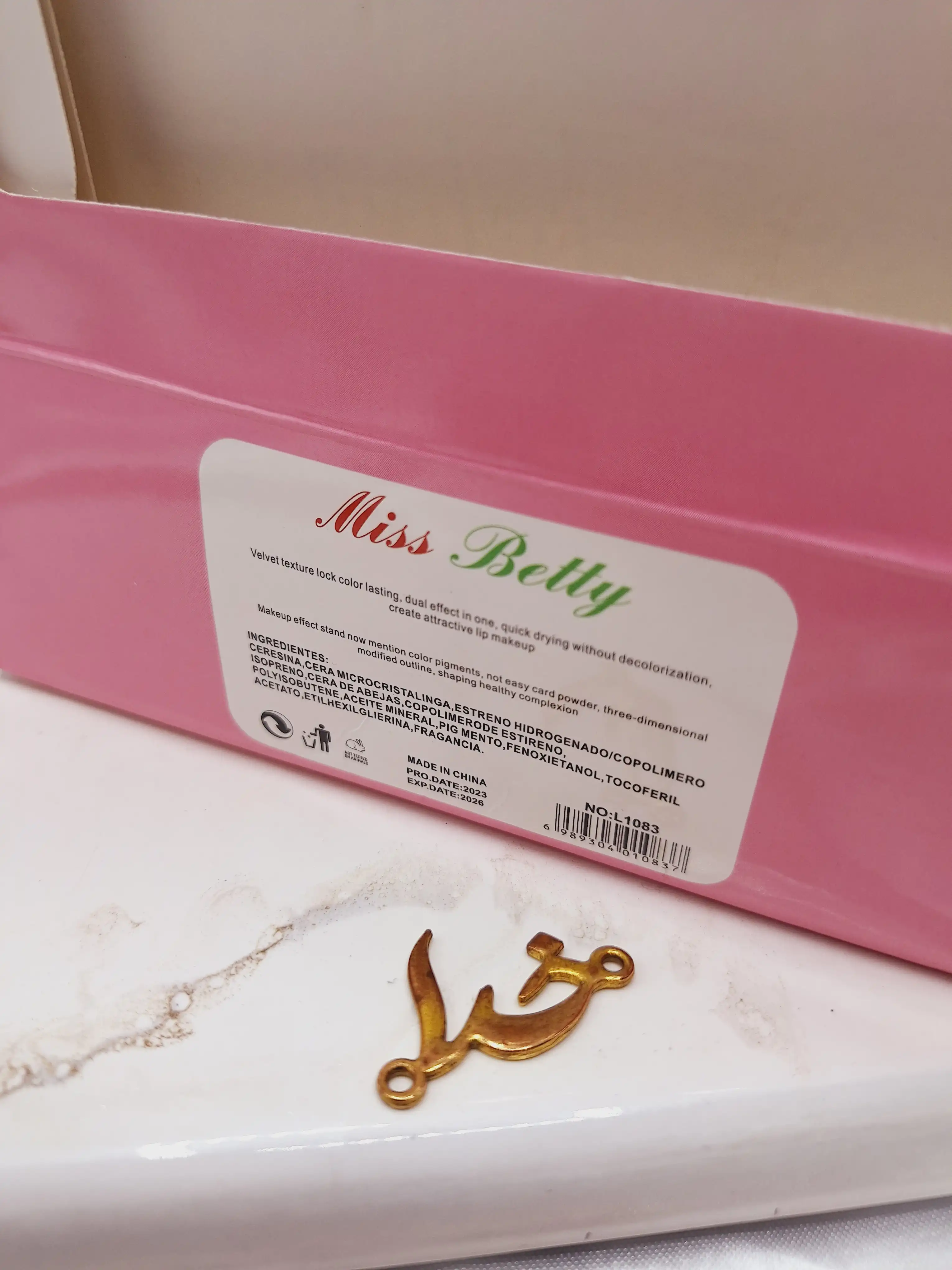 لیپ گلاس طرح میوه های بامزه برند میس بیوتی Miss Betty کد L1083