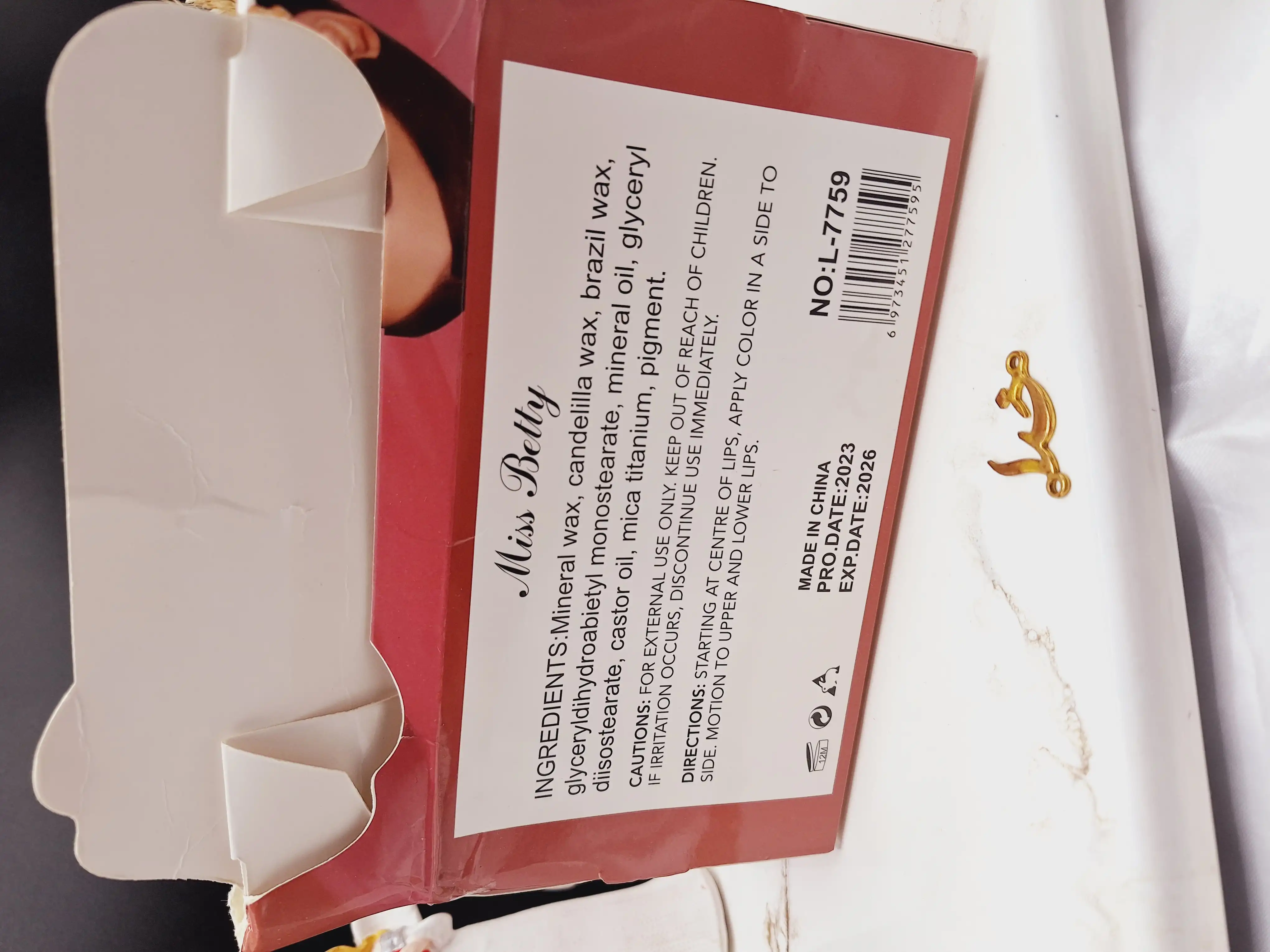 پک 8 تایی رژ مایع طرح لب برند میس بیوتی Miss Betty کد L_7759