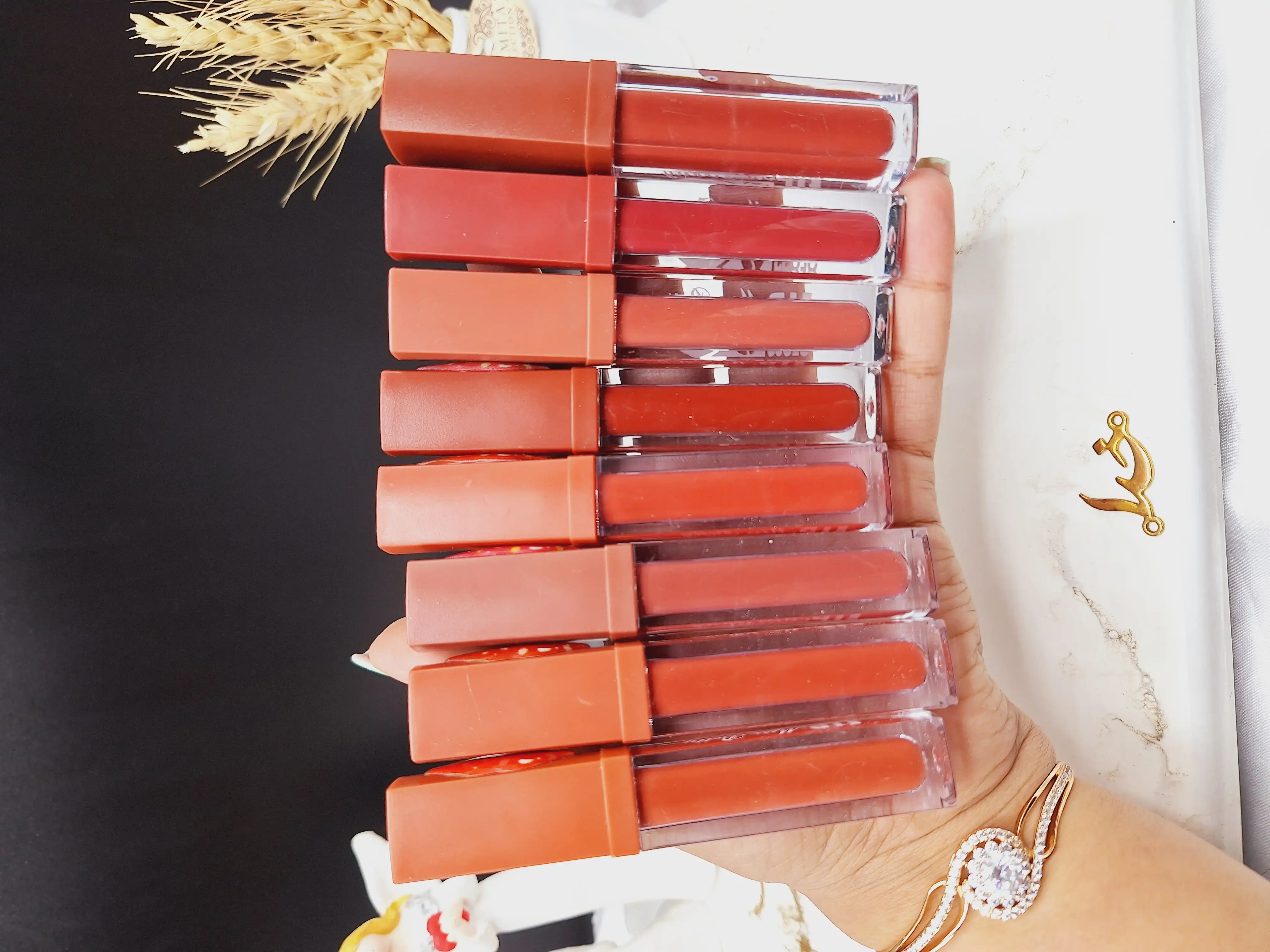 پک 8 تایی رژ مایع طرح لب برند میس بیوتی Miss Betty کد L_7759