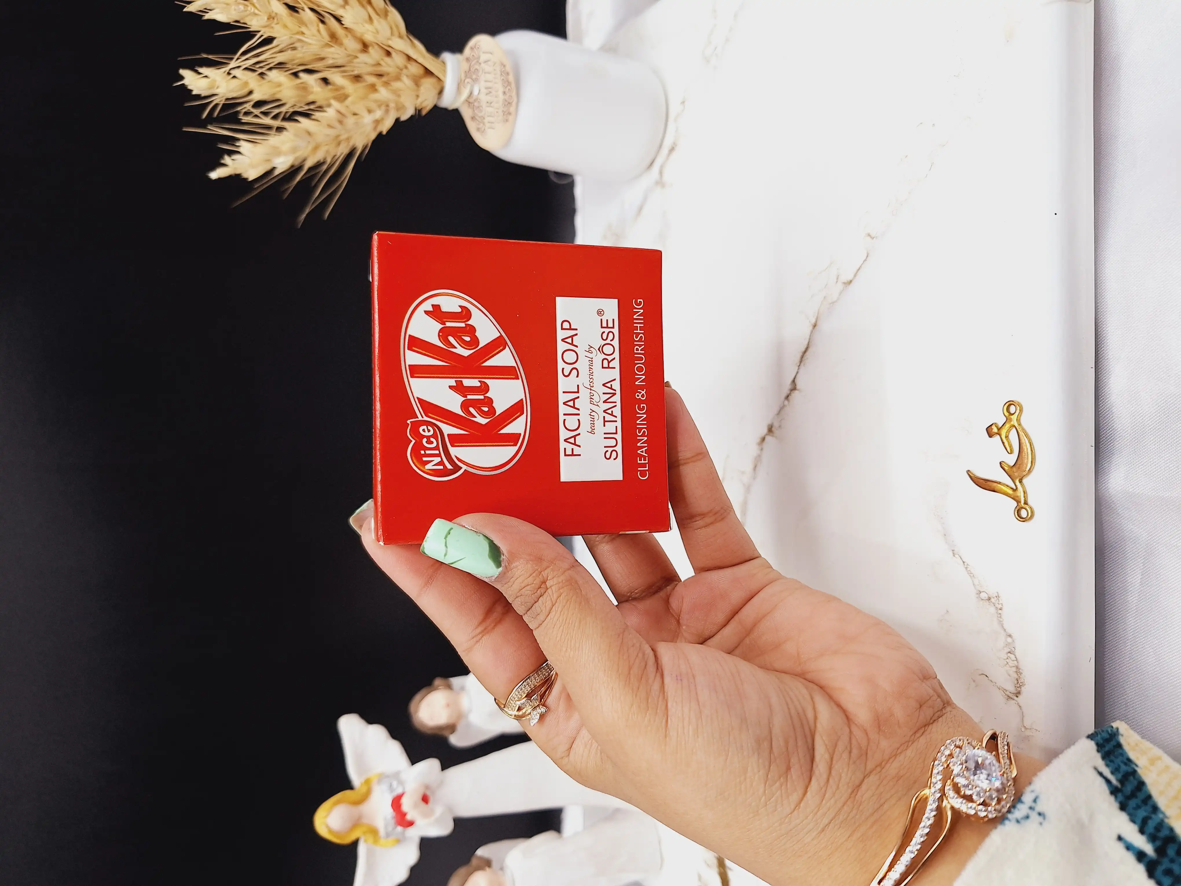 صابون درمان جای جوش و آکنه کت کت شکلات برند سلطان رز SULTANA ROSE کد SA-147