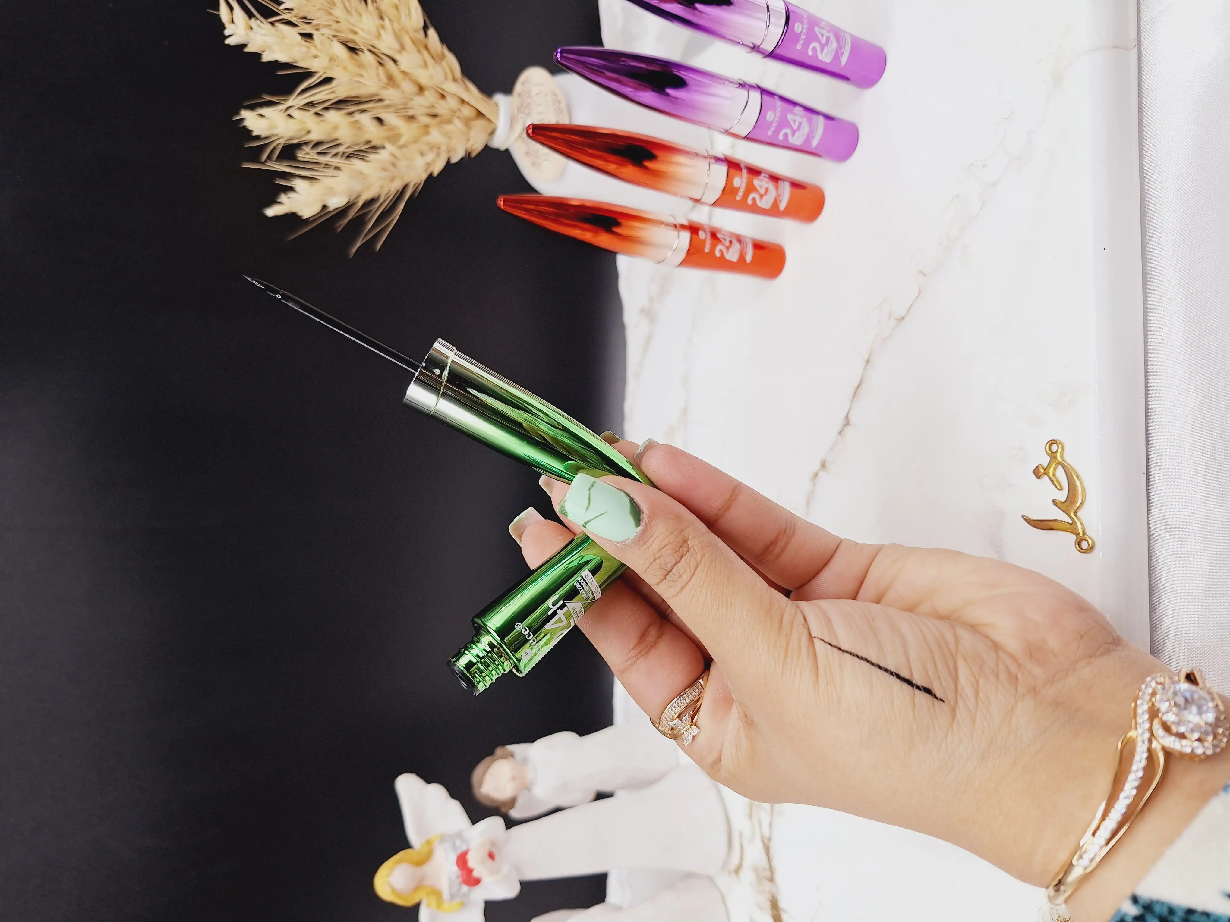 خط چشم ماژیکی 24 ساعته برند اسنس essence کد E2205