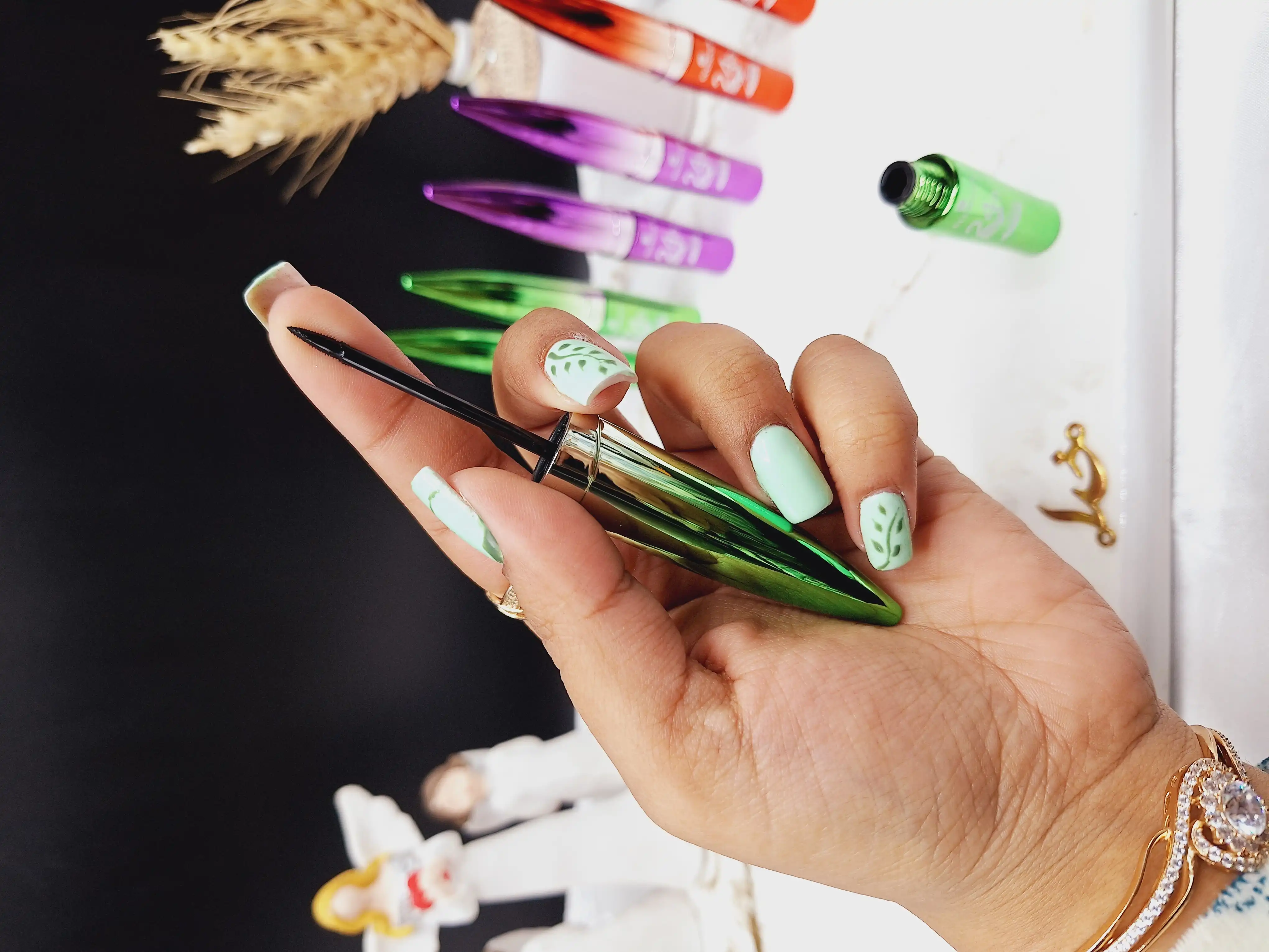 خط چشم ماژیکی 24 ساعته برند اسنس essence کد E2205