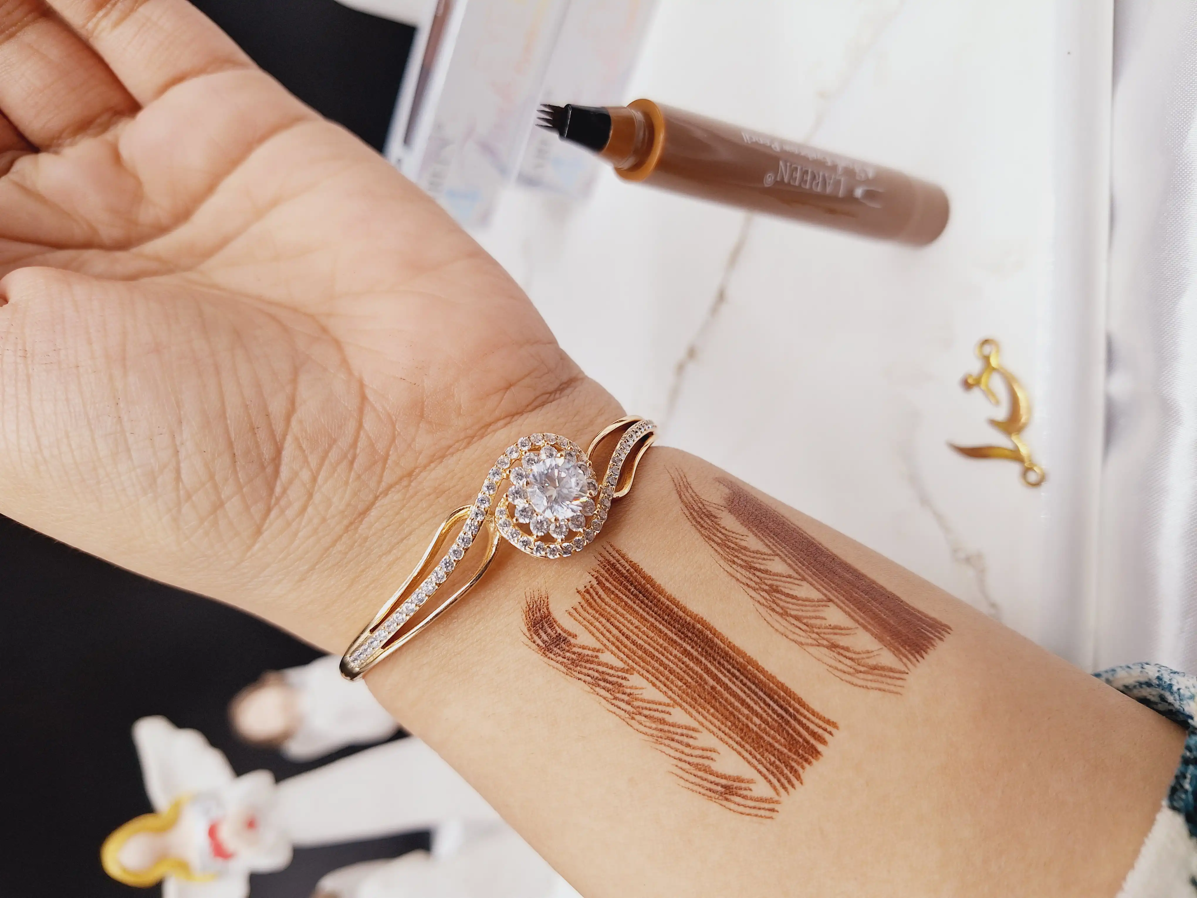 هاشور ابرو 4خط برند لارن LAREEN کد D168