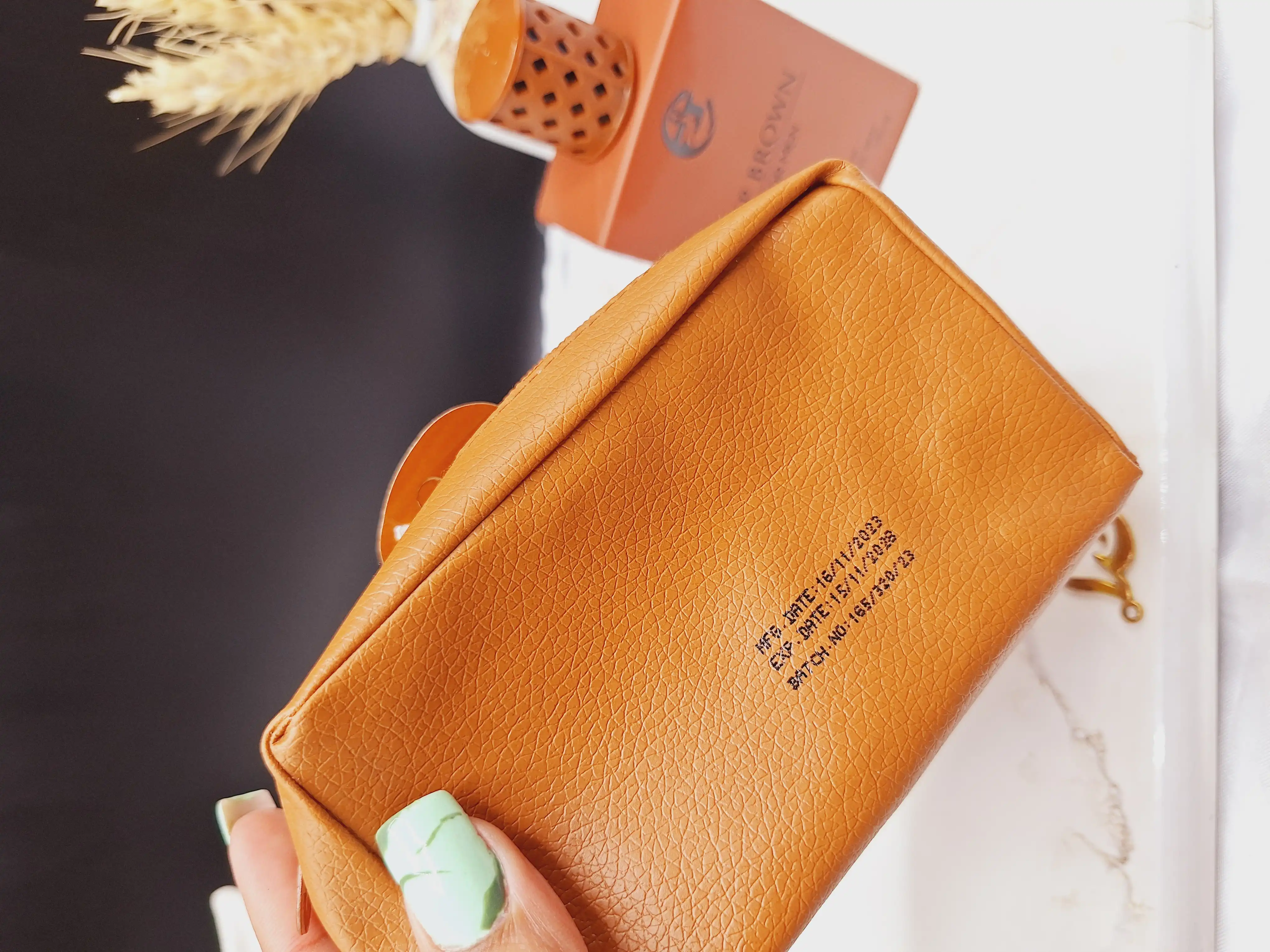 ادکلن کیفی مردانه برند VIP BROWN