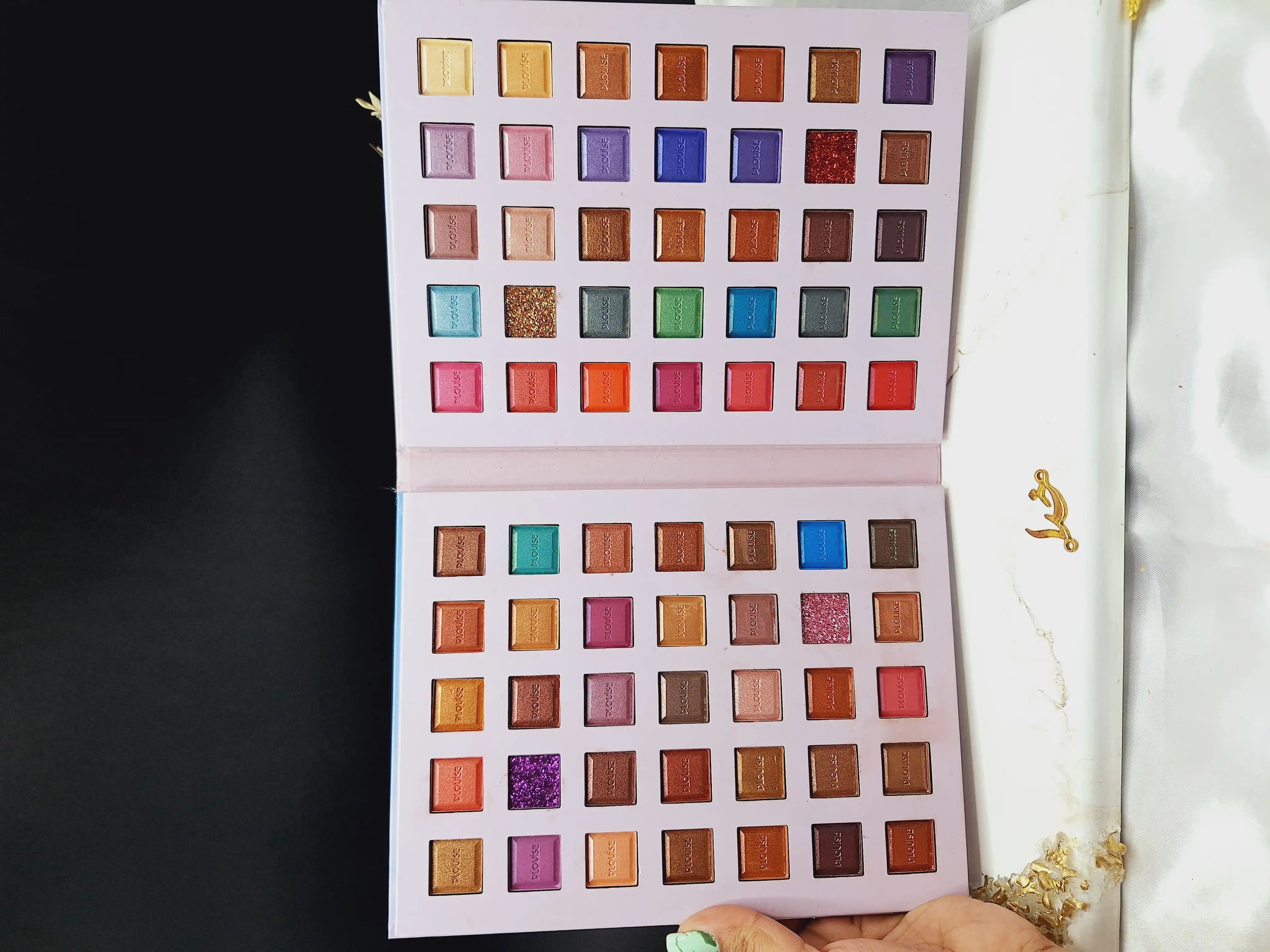 پالت سایه 70 رنگ طرح تک شاخ PLOUISE کد TZY_007