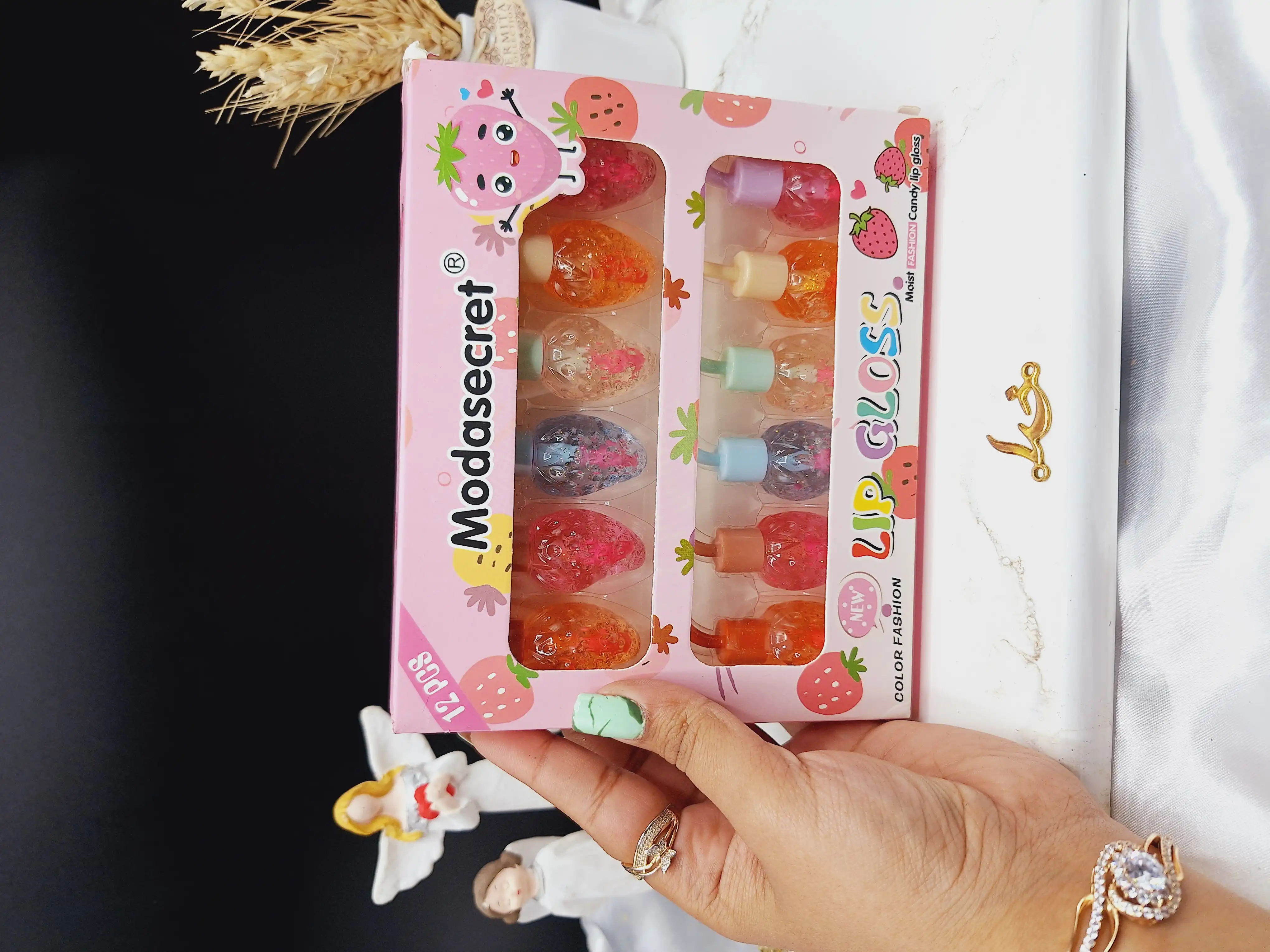 لیپ گلاس طرح توت فرنگی مدا سکرت Moda Secret کد YL_33260