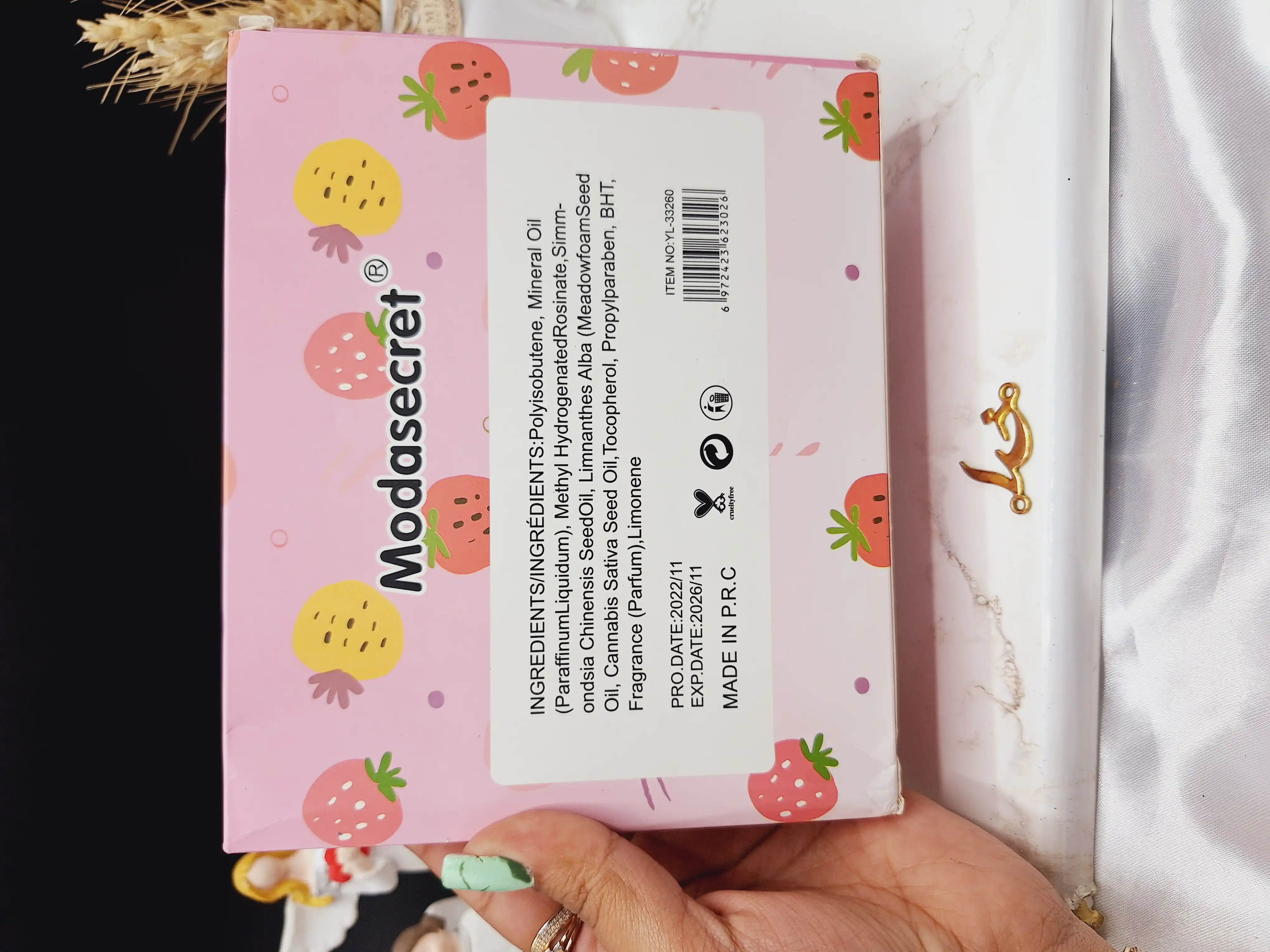 لیپ گلاس طرح توت فرنگی مدا سکرت Moda Secret کد YL_33260