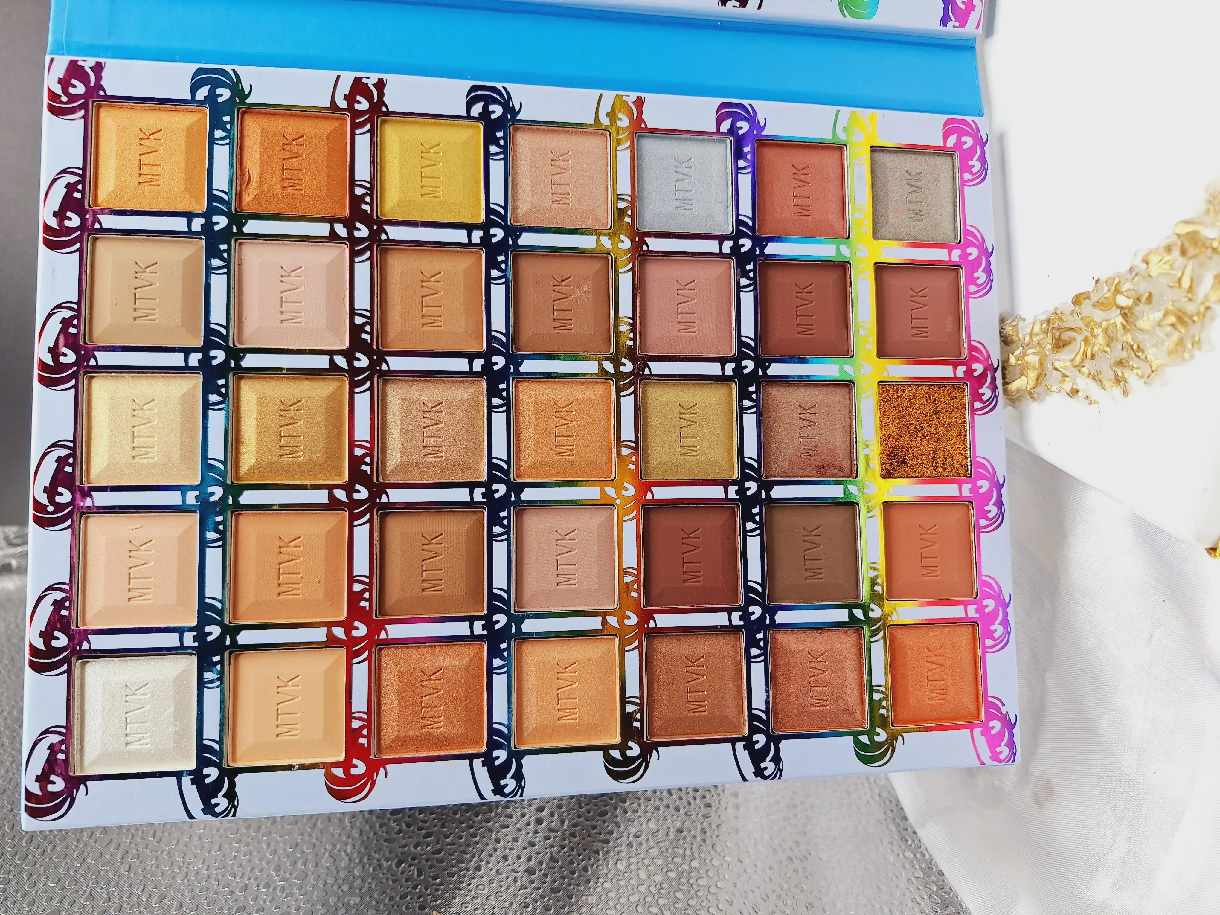 پالت سایه 105 رنگ طرح هالووین MTVK کد L_0002