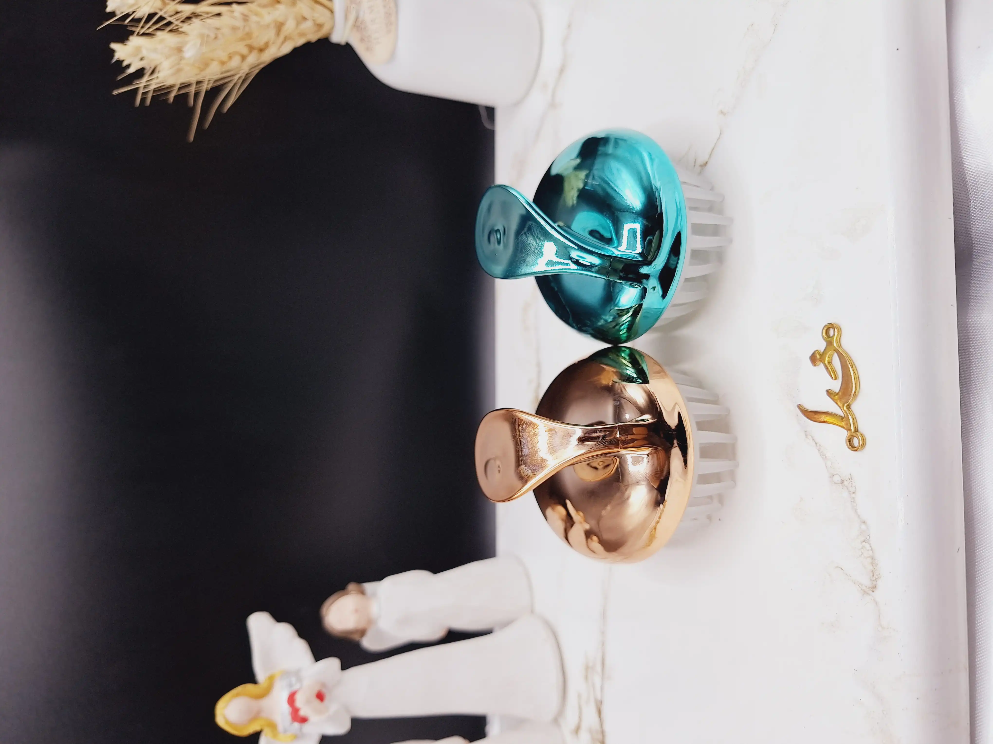 سرشور و ماساژر ضد شوره هلوگرامی