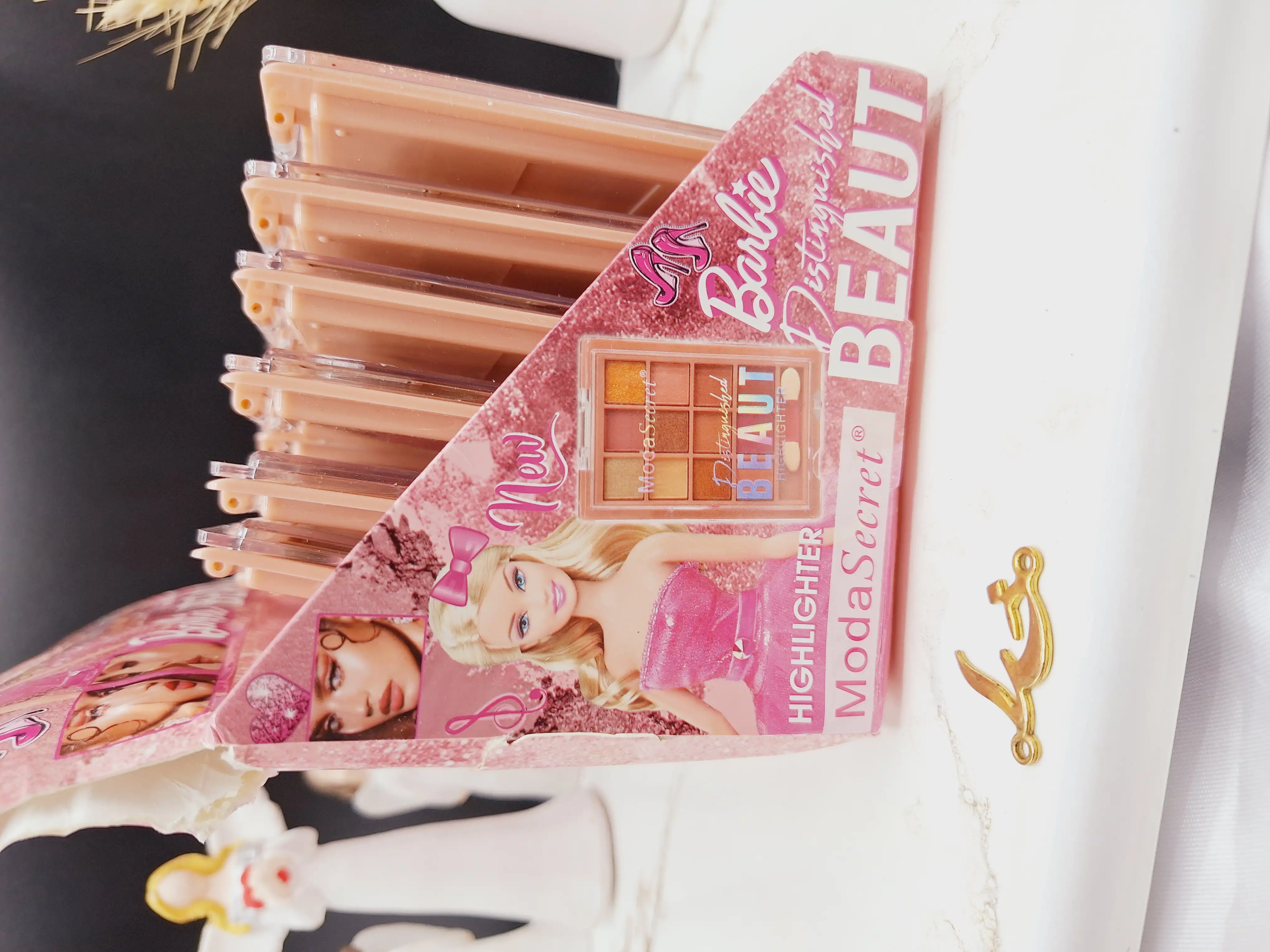 پالت کاربردی 12 رنگ برند باربی بیوت Barbie BEAUT کد YL_00119