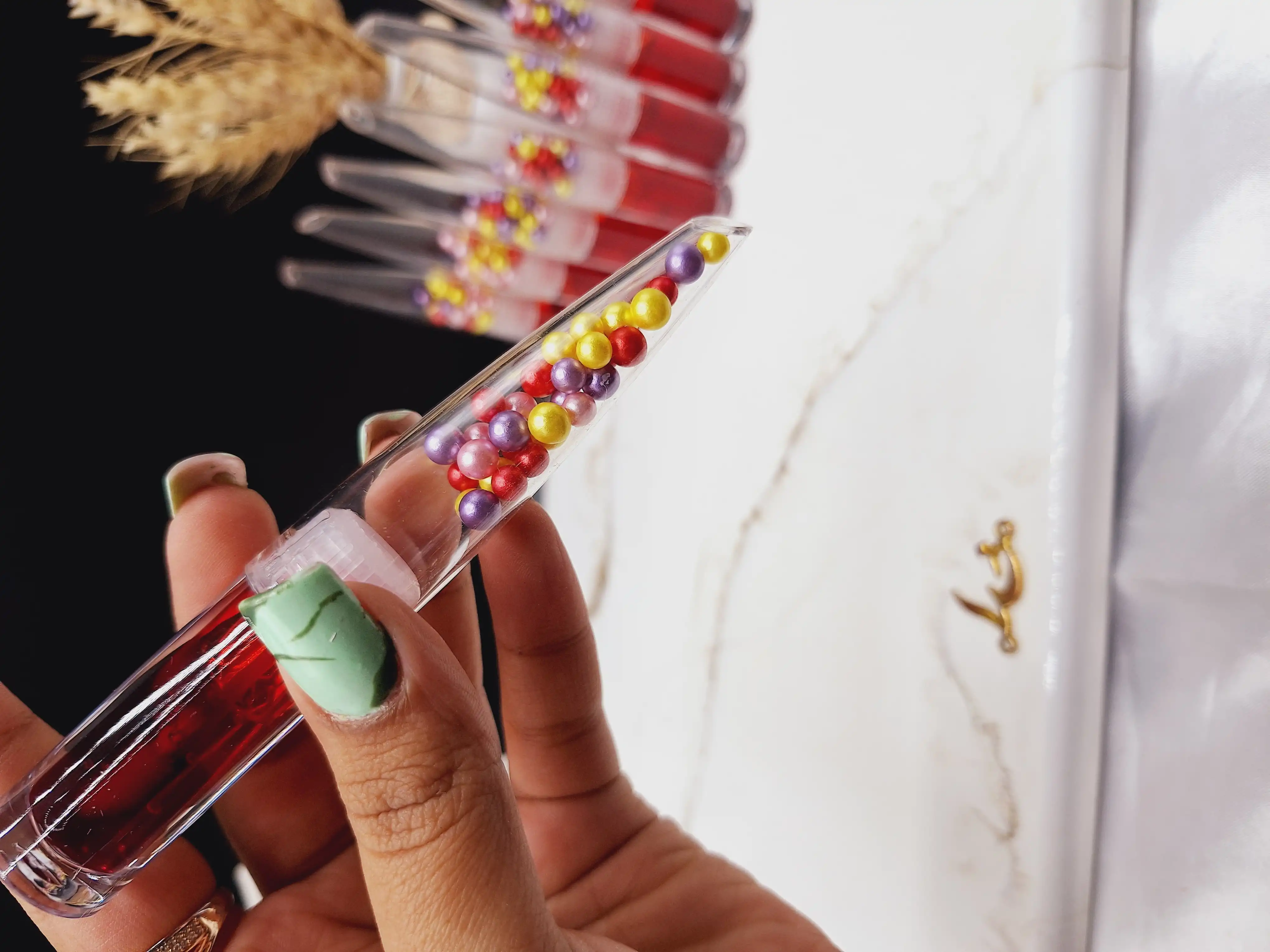 تینت لب گلیتر دار توپی رنگی برند مجیک MAGICکد LC1307