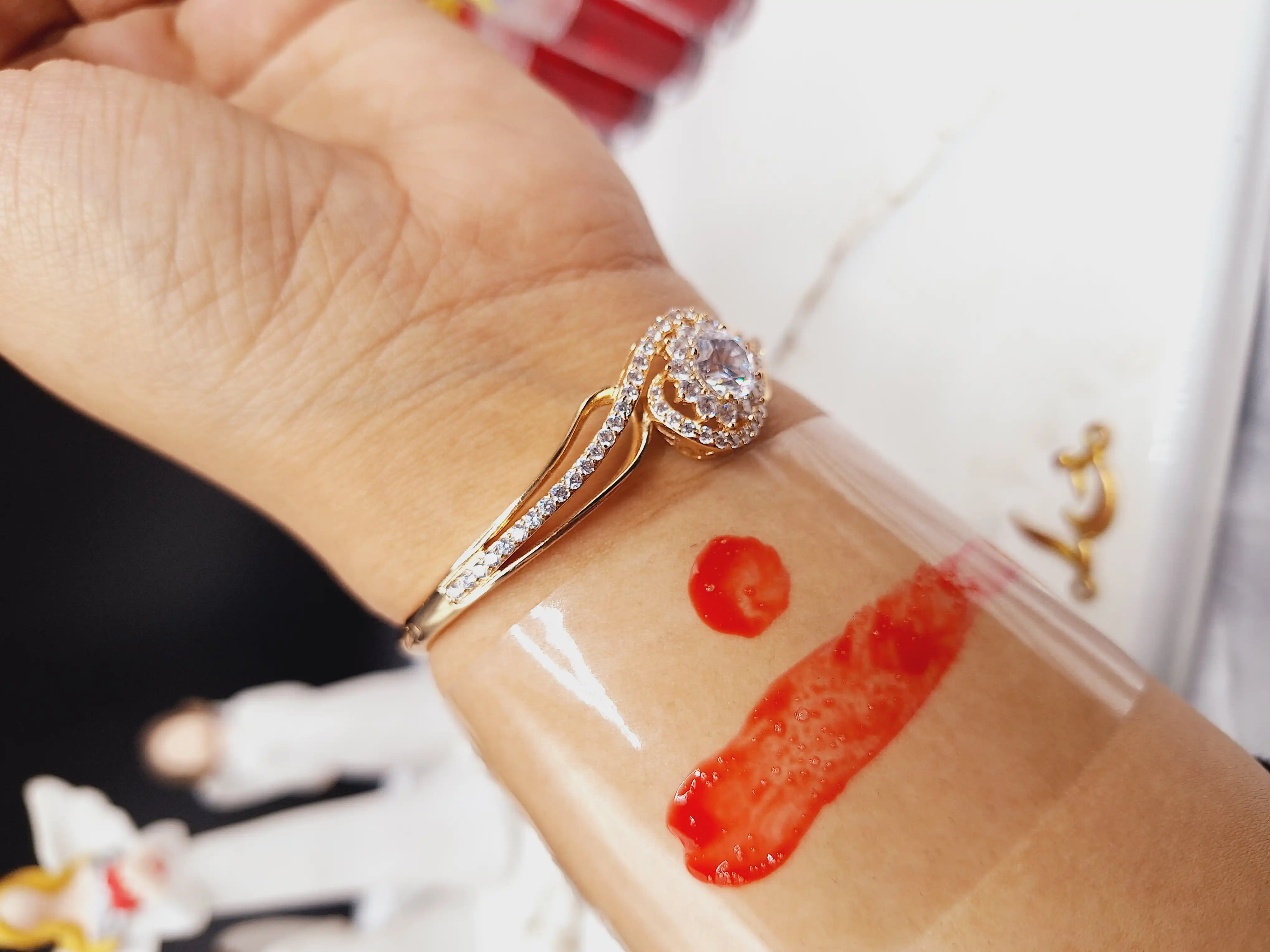 تینت لب گلیتر دار توپی رنگی برند مجیک MAGICکد LC1307