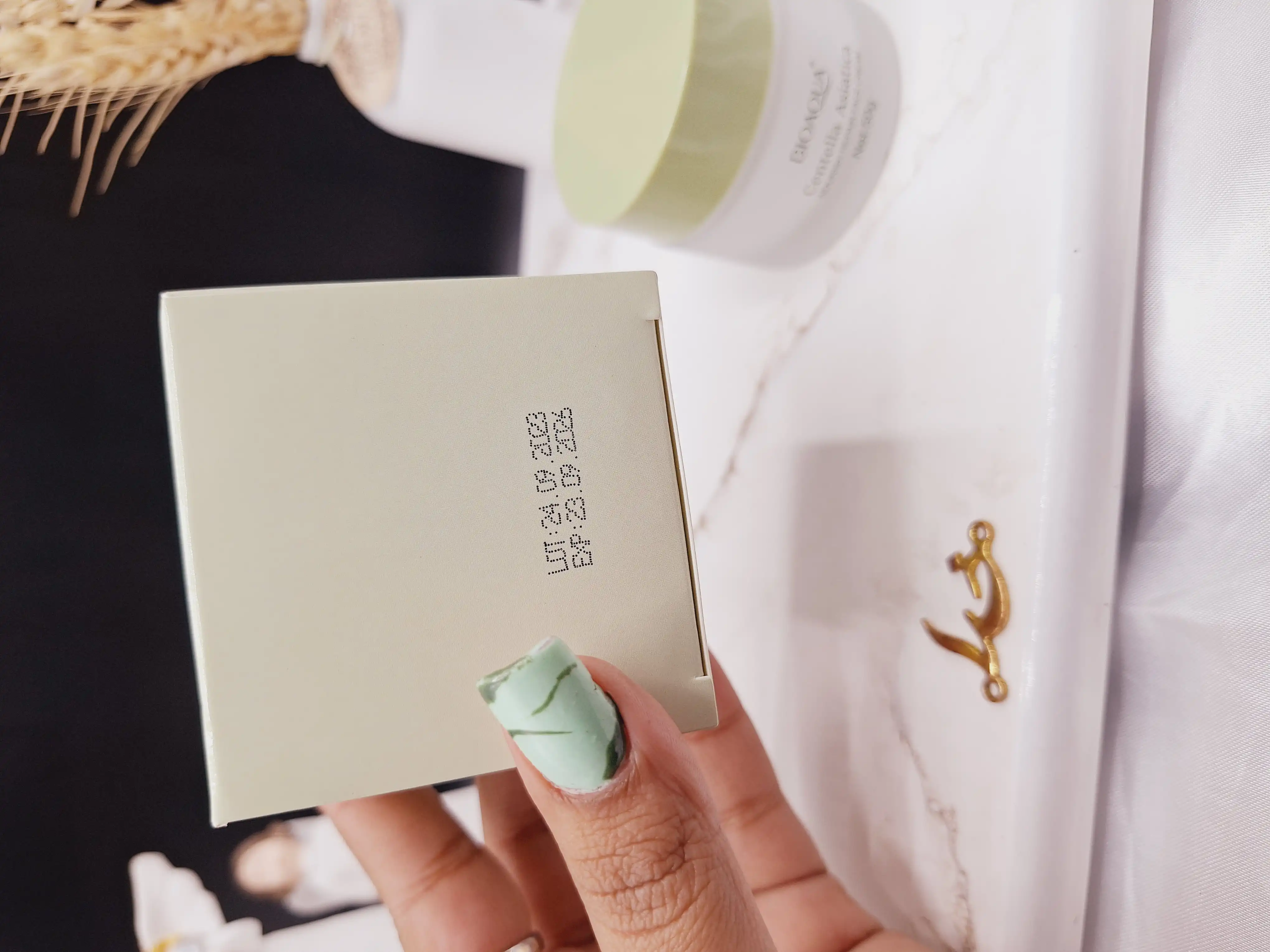 کرم ترمیم کننده و تغذیه کننده صورت بیوآکوا BIOAQUA کد BQY00836