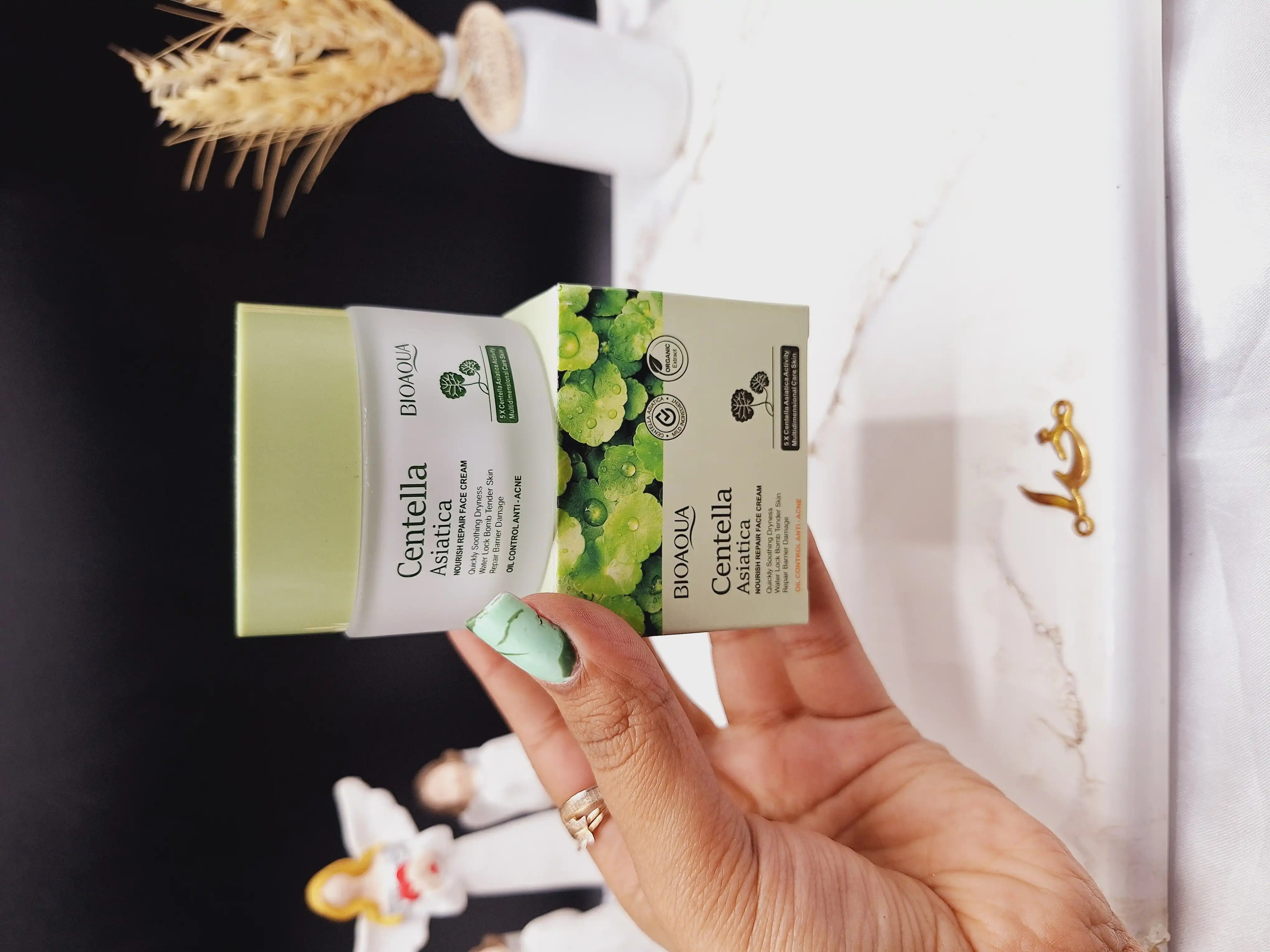 کرم ترمیم کننده و تغذیه کننده صورت بیوآکوا BIOAQUA کد BQY00836