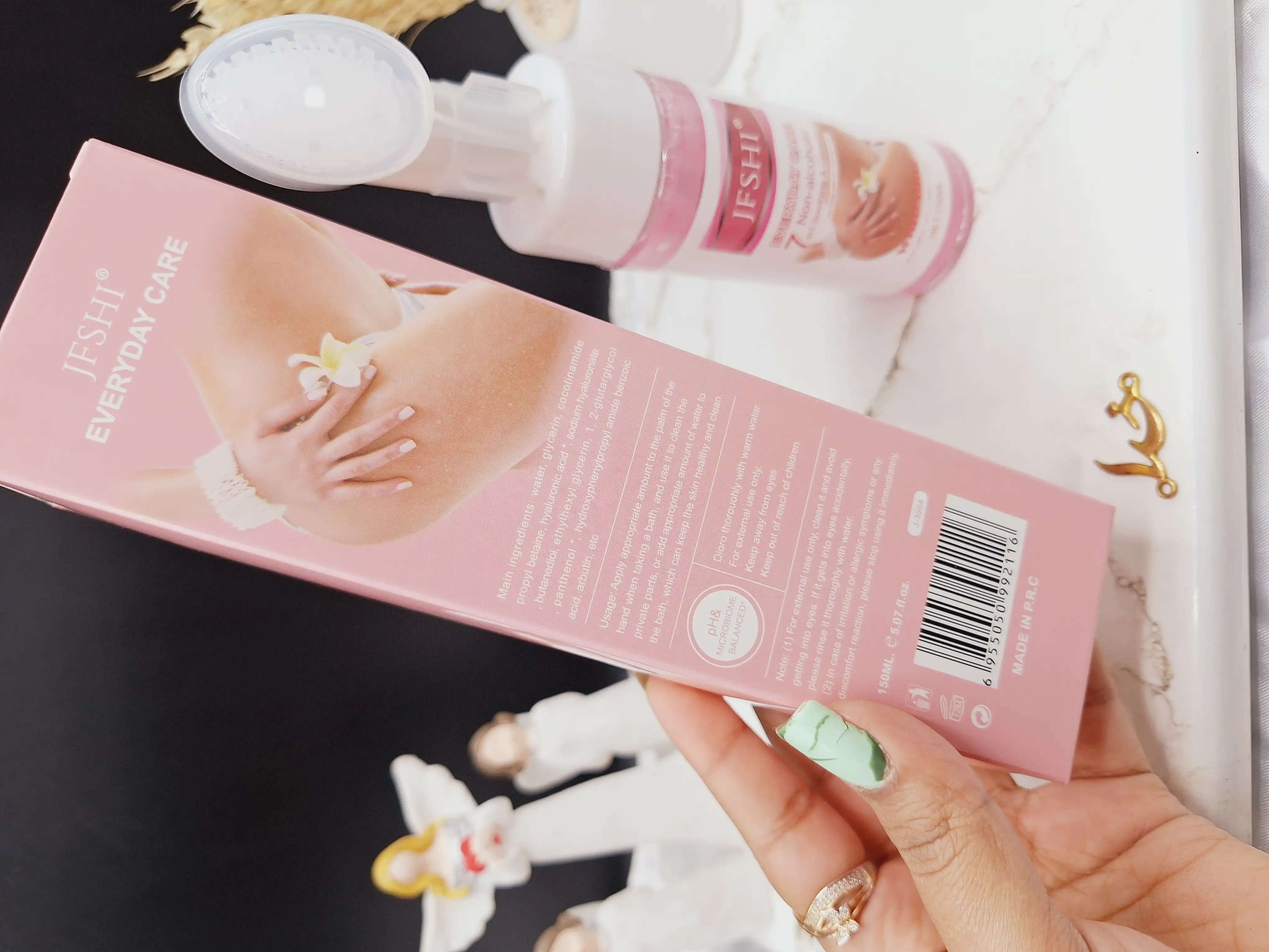 فوم براش دار شوینده نقاط حساس بدن سفید کننده کد J_3064