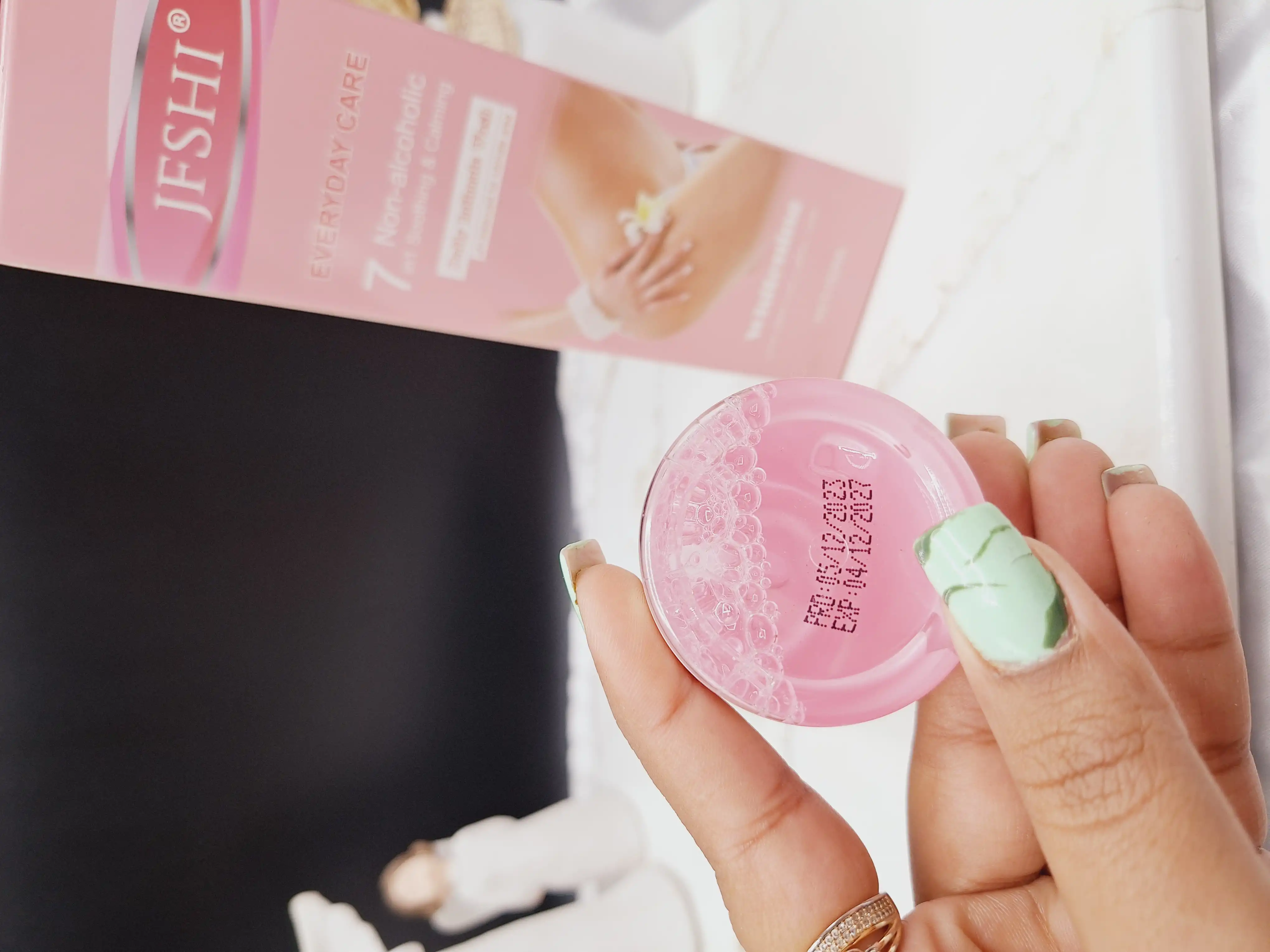 فوم براش دار شوینده نقاط حساس بدن سفید کننده کد J_3064