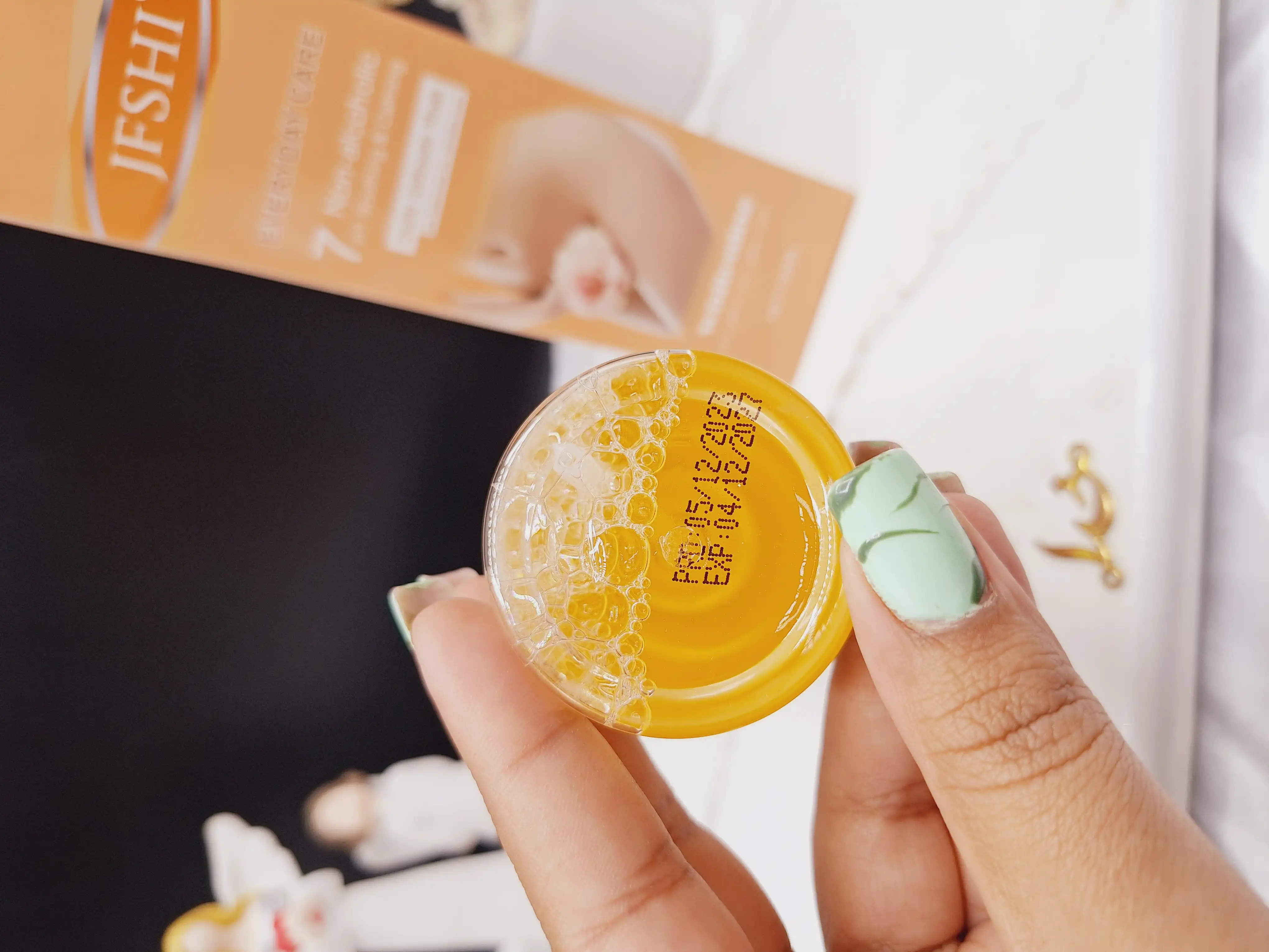 فوم براش دار شوینده و ضدعفونی کننده نقاط حساس JFSHI  کد J_3062