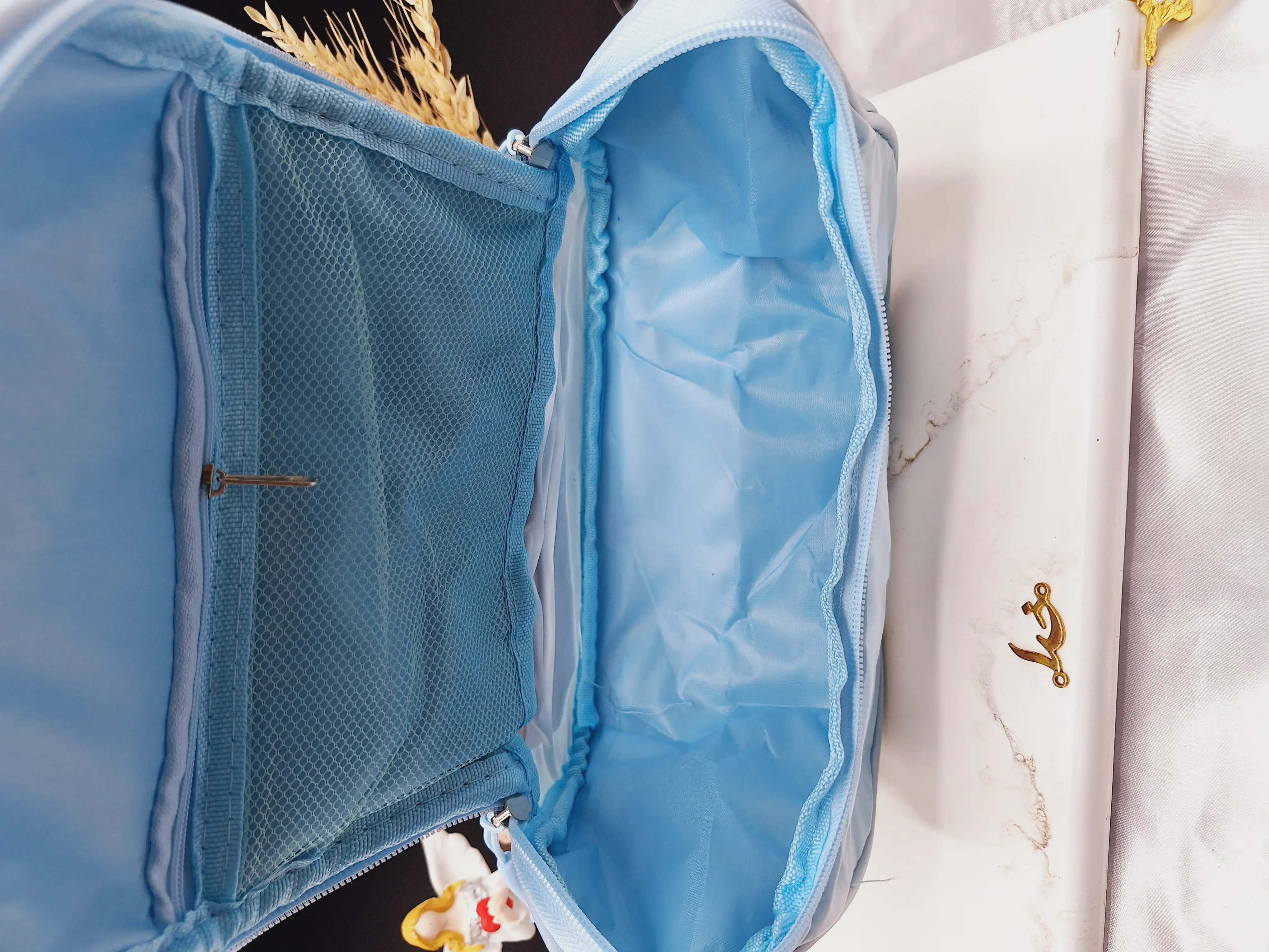 کیف آرایشی واشبگ بیضی آبی سایز بزرگ WASHBAG