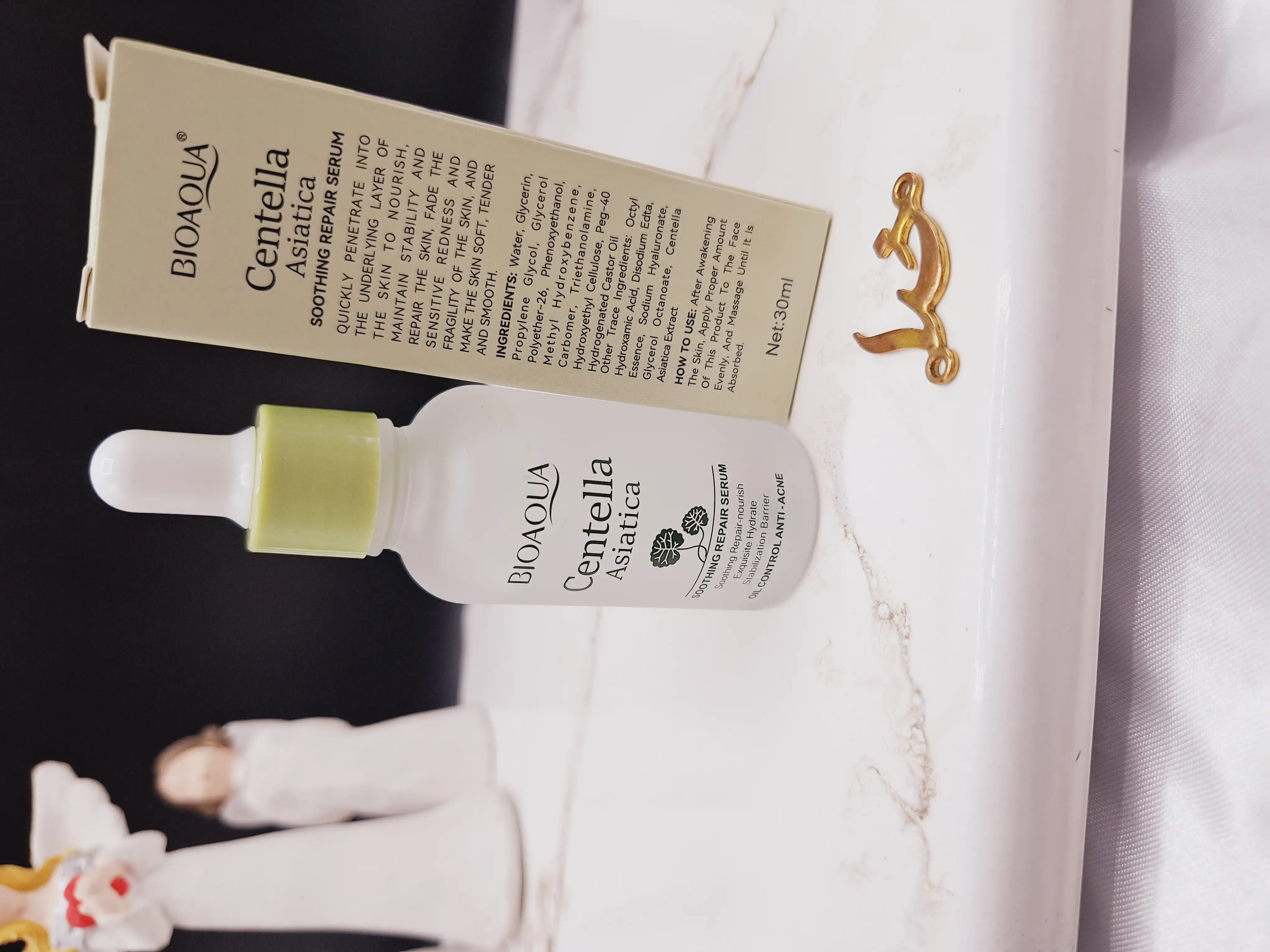 سرم تسکین دهنده و بستن منافذ سنتلا بیوآکوا BIOAQUA  کد BQY58581