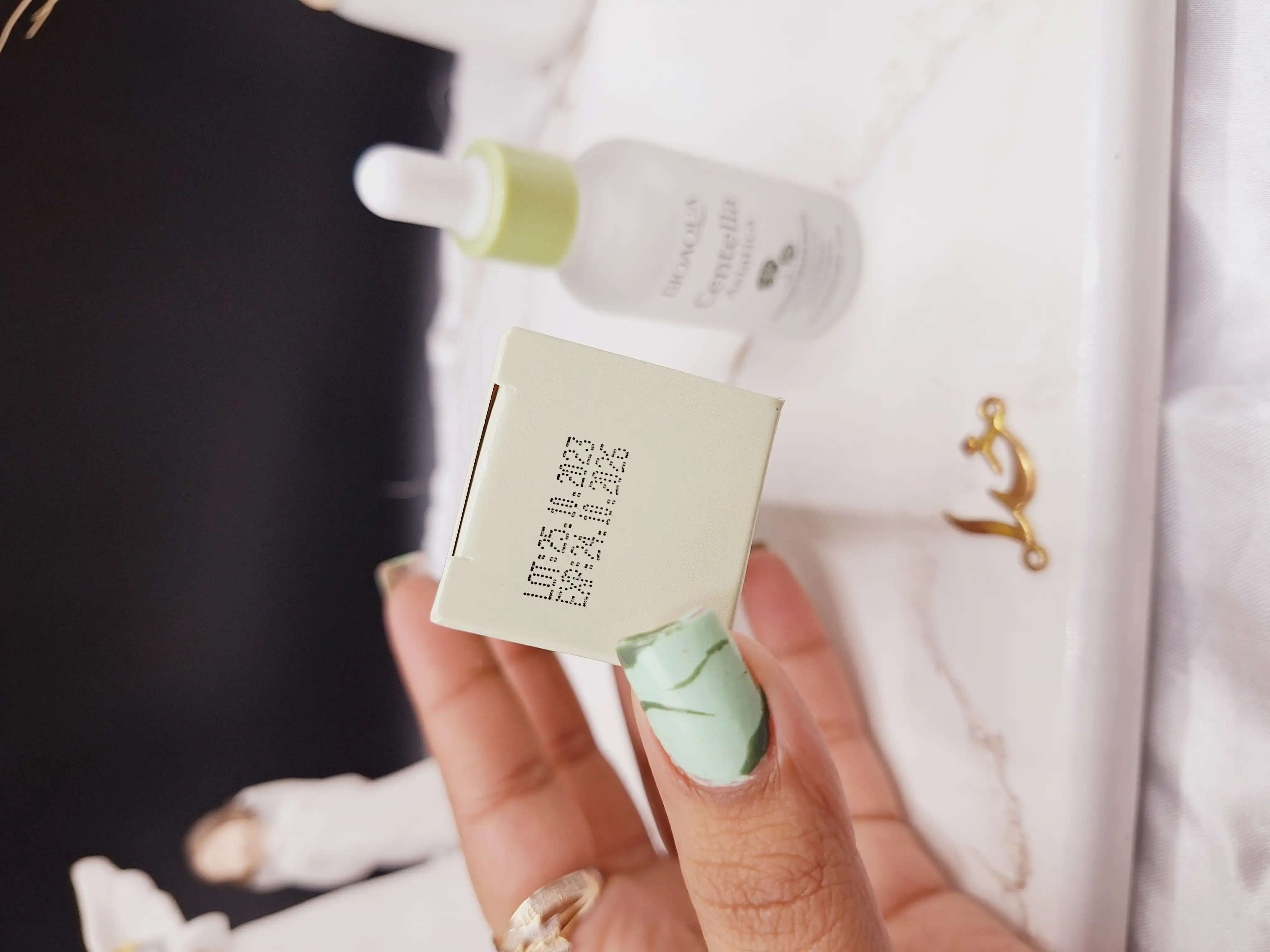 سرم تسکین دهنده و بستن منافذ سنتلا بیوآکوا BIOAQUA  کد BQY58581