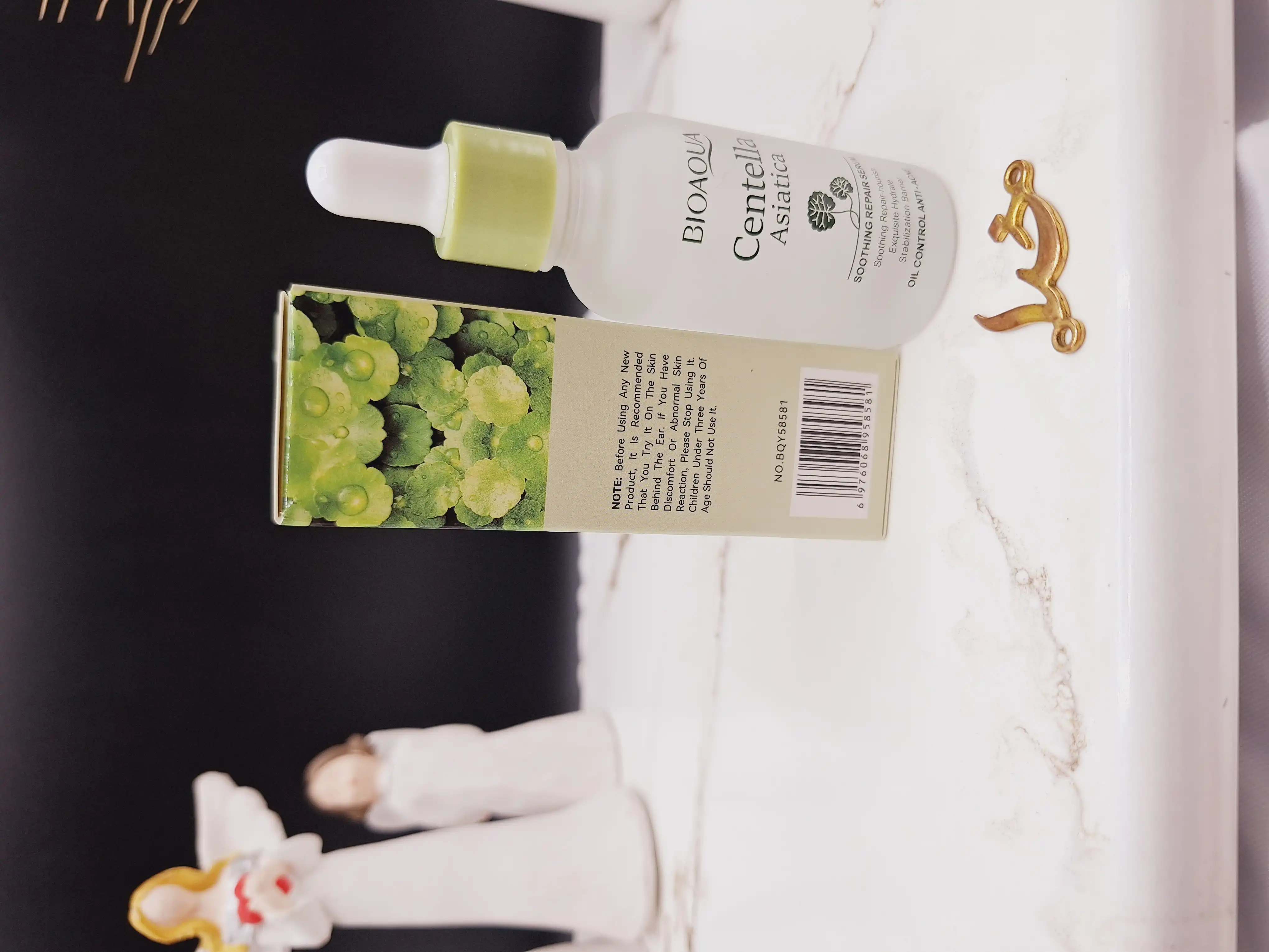 سرم تسکین دهنده و بستن منافذ سنتلا بیوآکوا BIOAQUA  کد BQY58581