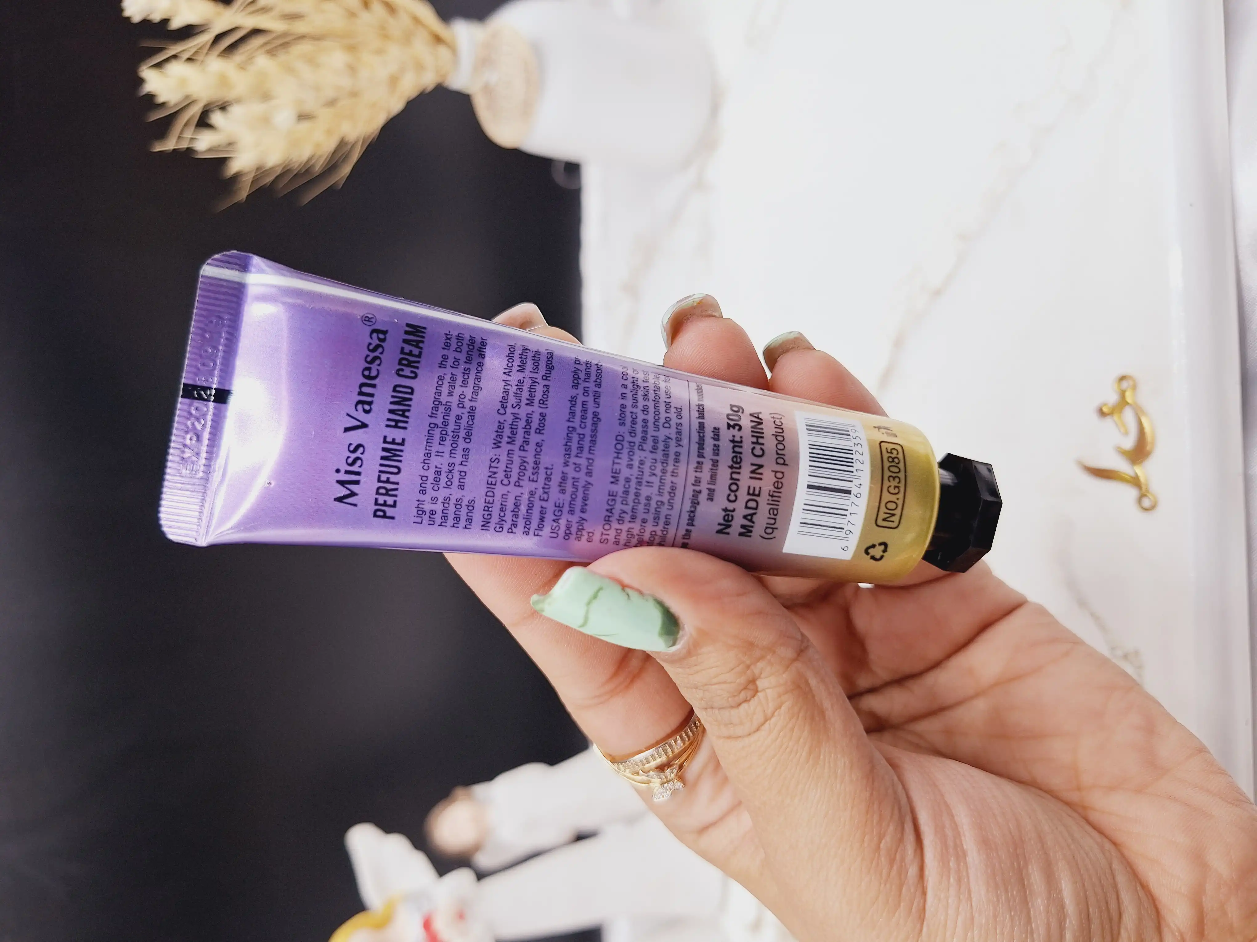 کرم دست 30 گرم ادکلنی REVERSE PARIS  برند Miss Vanessa  کد G3085
