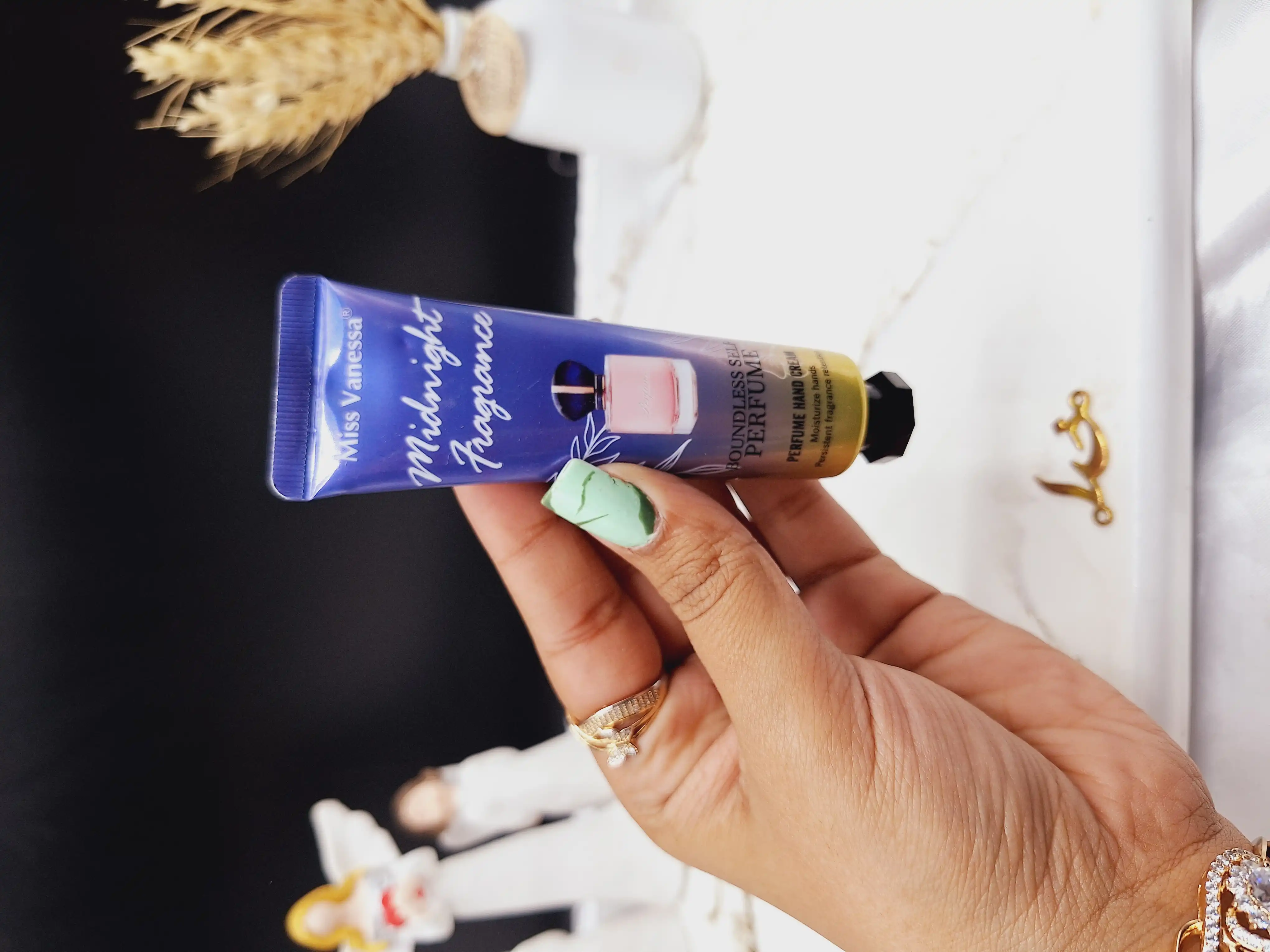 کرم دست 30 گرم ادکلنی BOUNDLESS SELFبرند Miss Vanessa  کد G3085