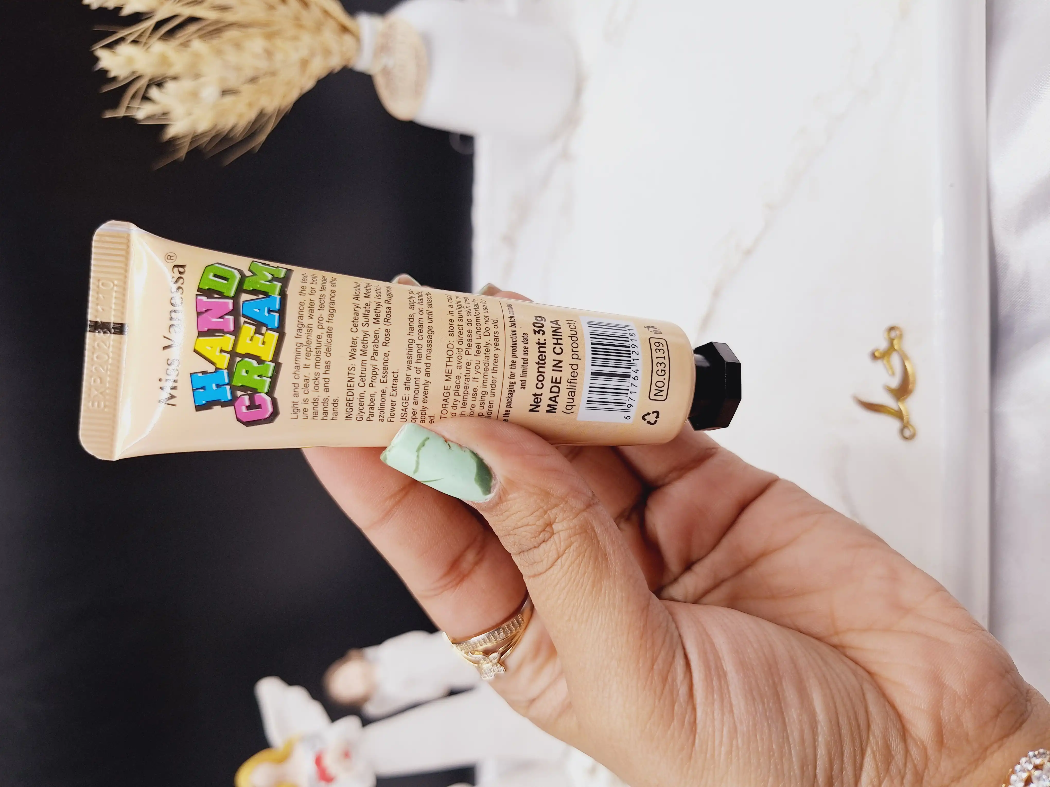 کرم دست 30 گرم ماریو قرمز برند Miss Vanessa کد G3139