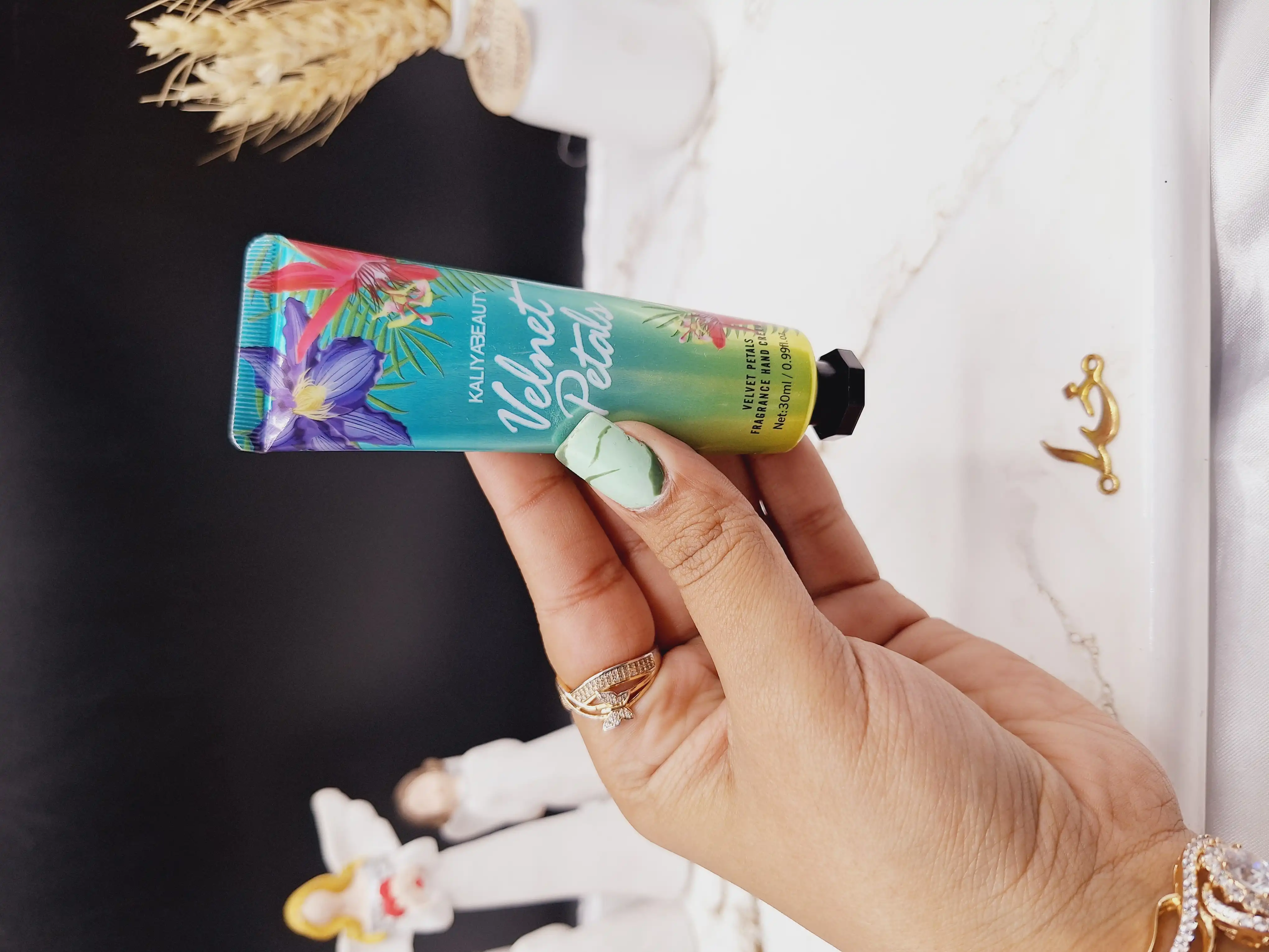 کرم دست 30گرم با رایحه گل ارکیده برند KALIY ABEAUTY کد F7130