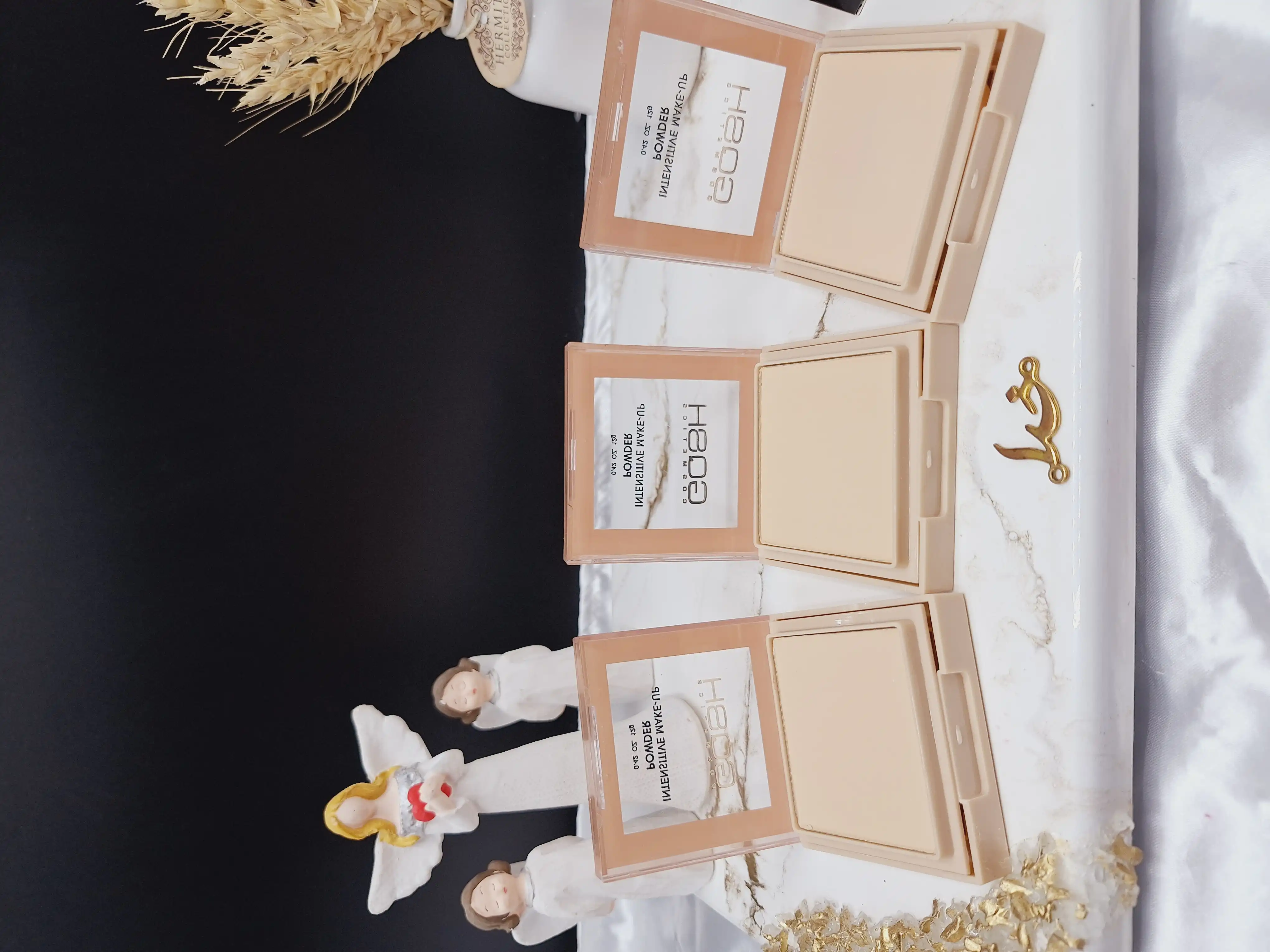 پنکک مخملی و با دوام همراه با پد و آیینه برند گاش GOSH کد 9803